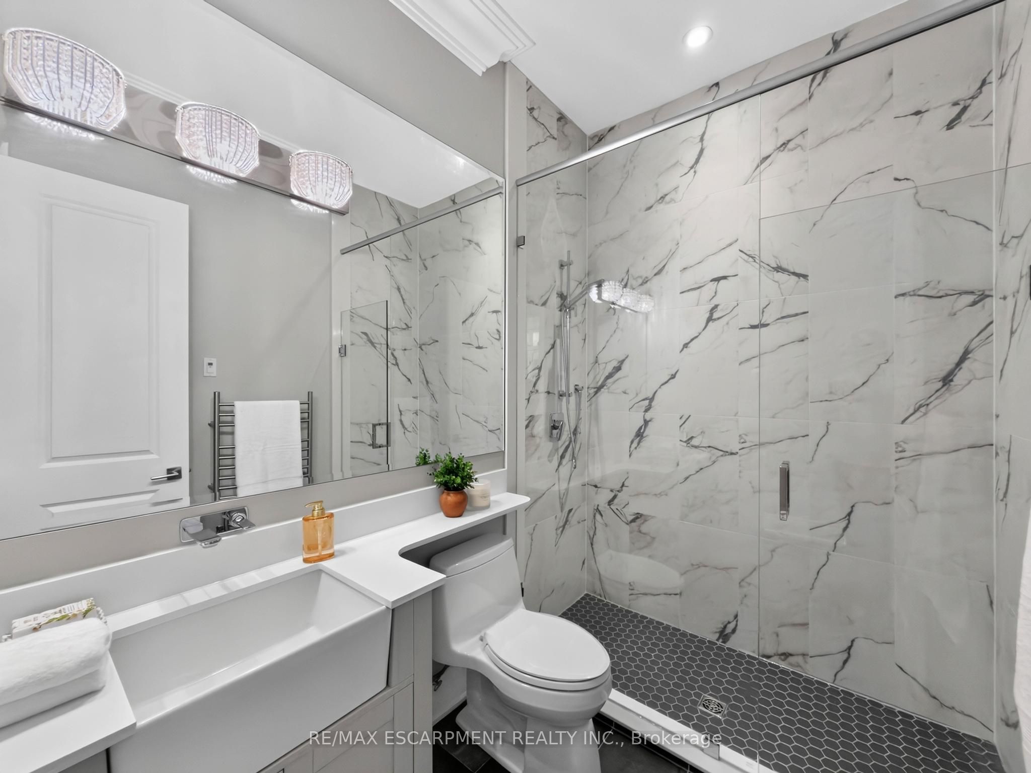 389 Belvenia Road Property Photo 4