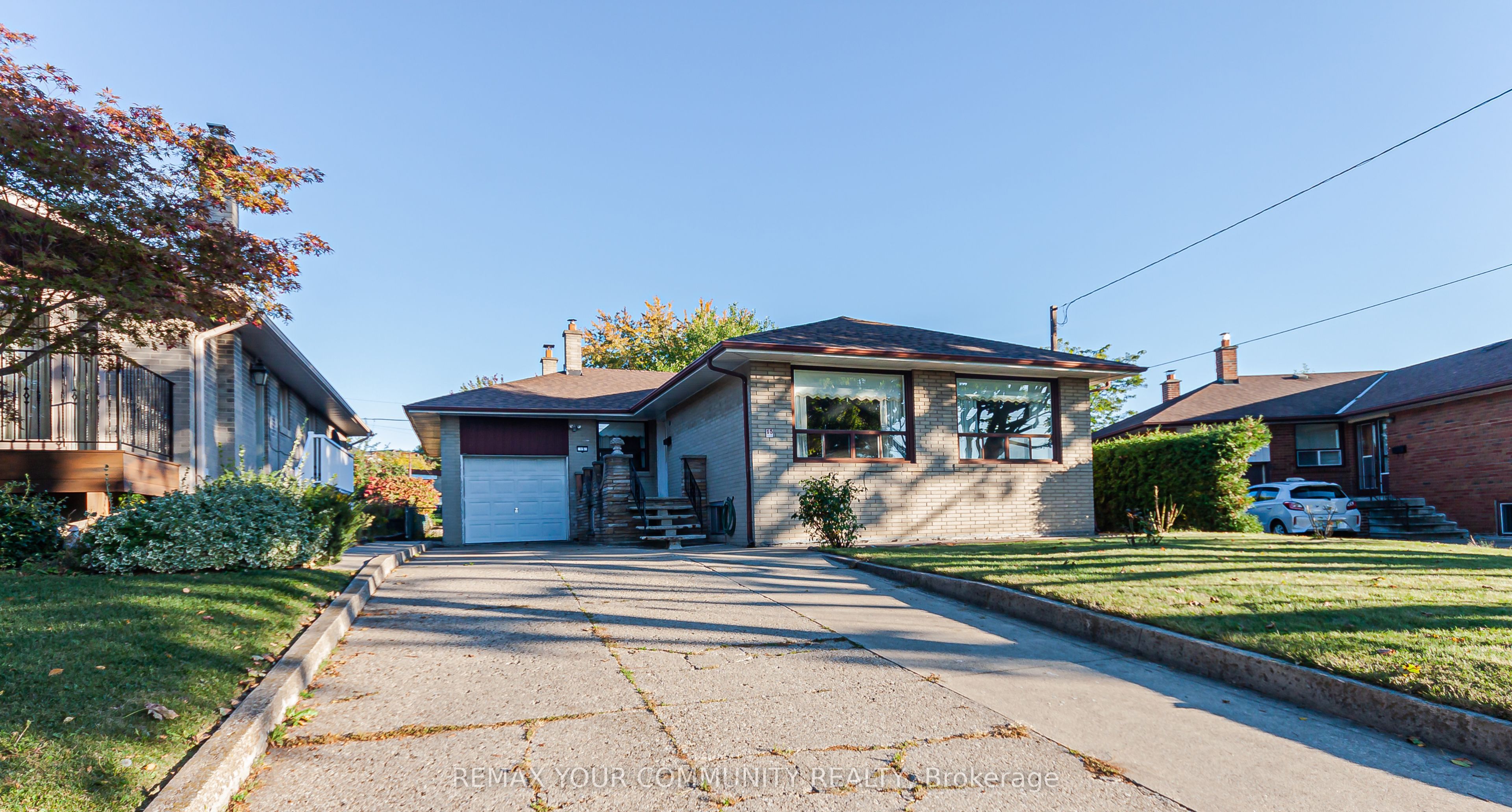 15 Valencia Crescent Property Photo 1