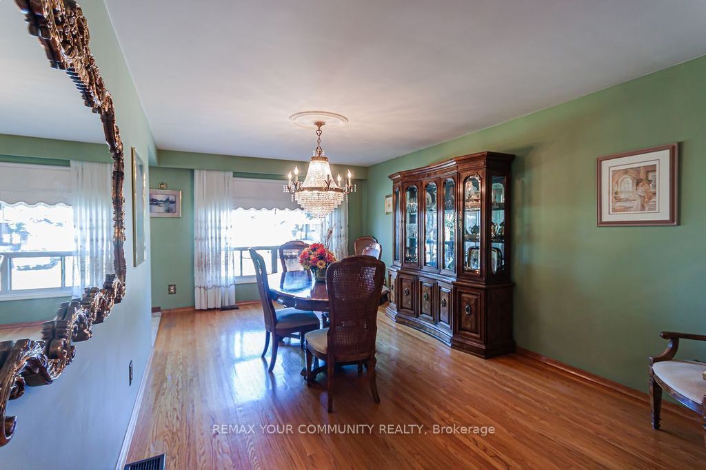 15 Valencia Crescent Property Photo 4