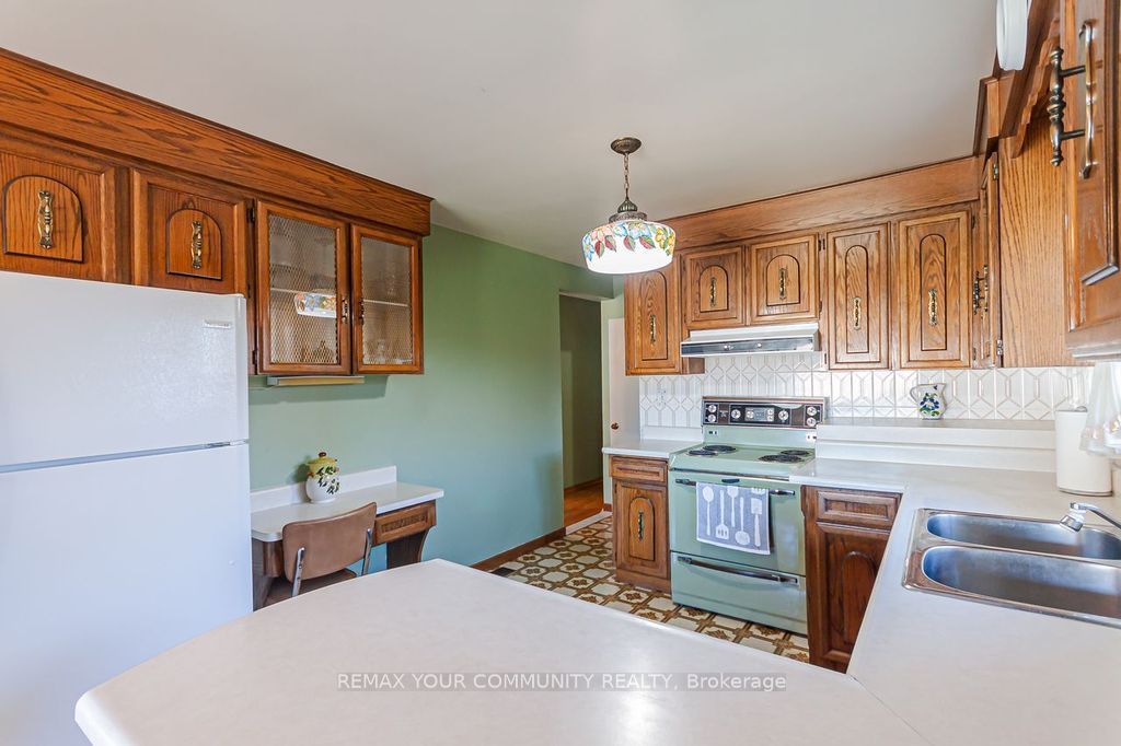 15 Valencia Crescent Property Photo 10