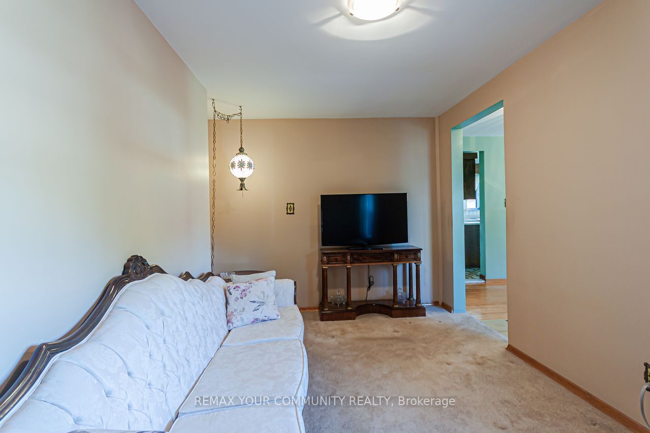 15 Valencia Crescent Property Photo 13