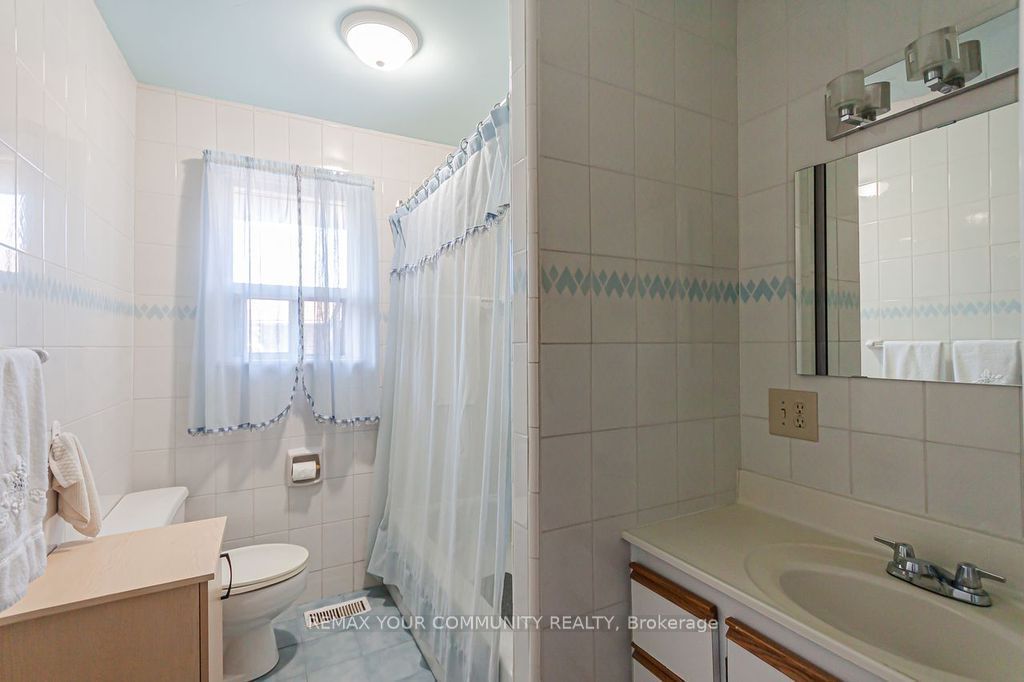 15 Valencia Crescent Property Photo 19