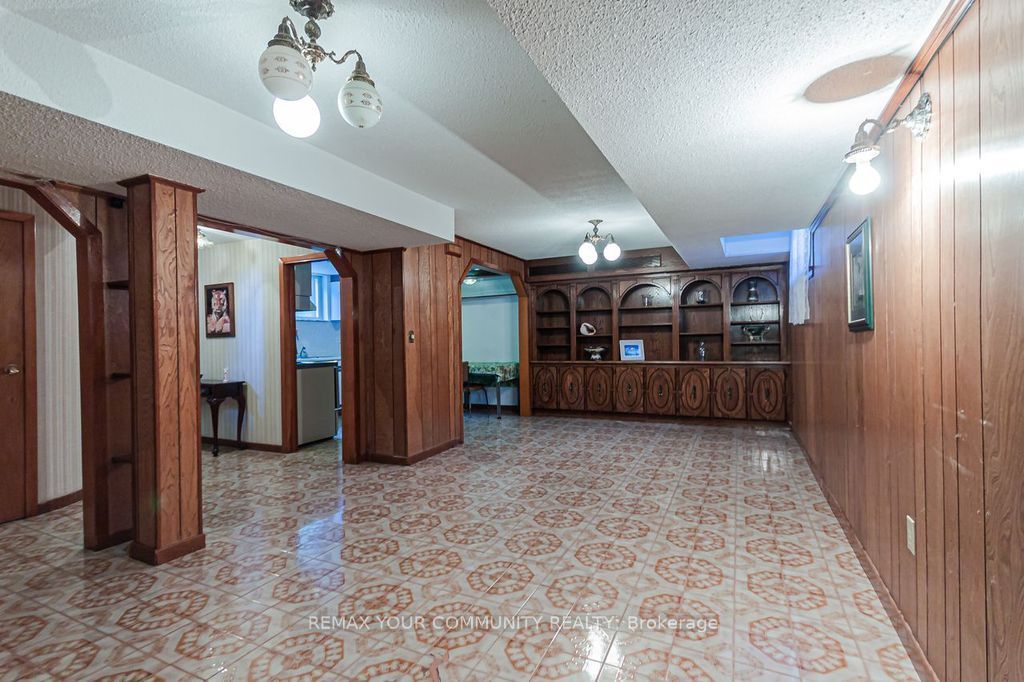 15 Valencia Crescent Property Photo 23
