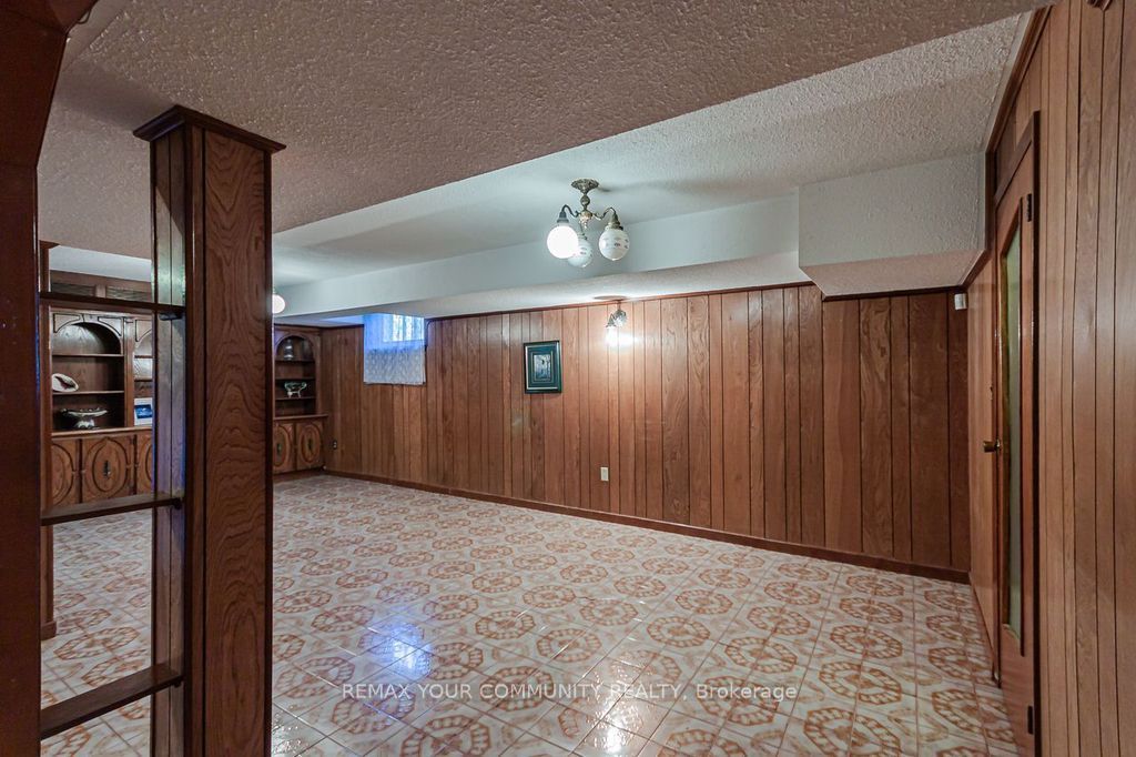 15 Valencia Crescent Property Photo 28