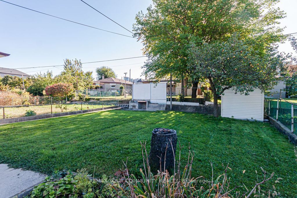 15 Valencia Crescent Property Photo 34