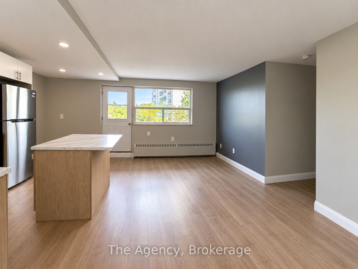 45 Paisley Boulevard W 305 Property Photo 6