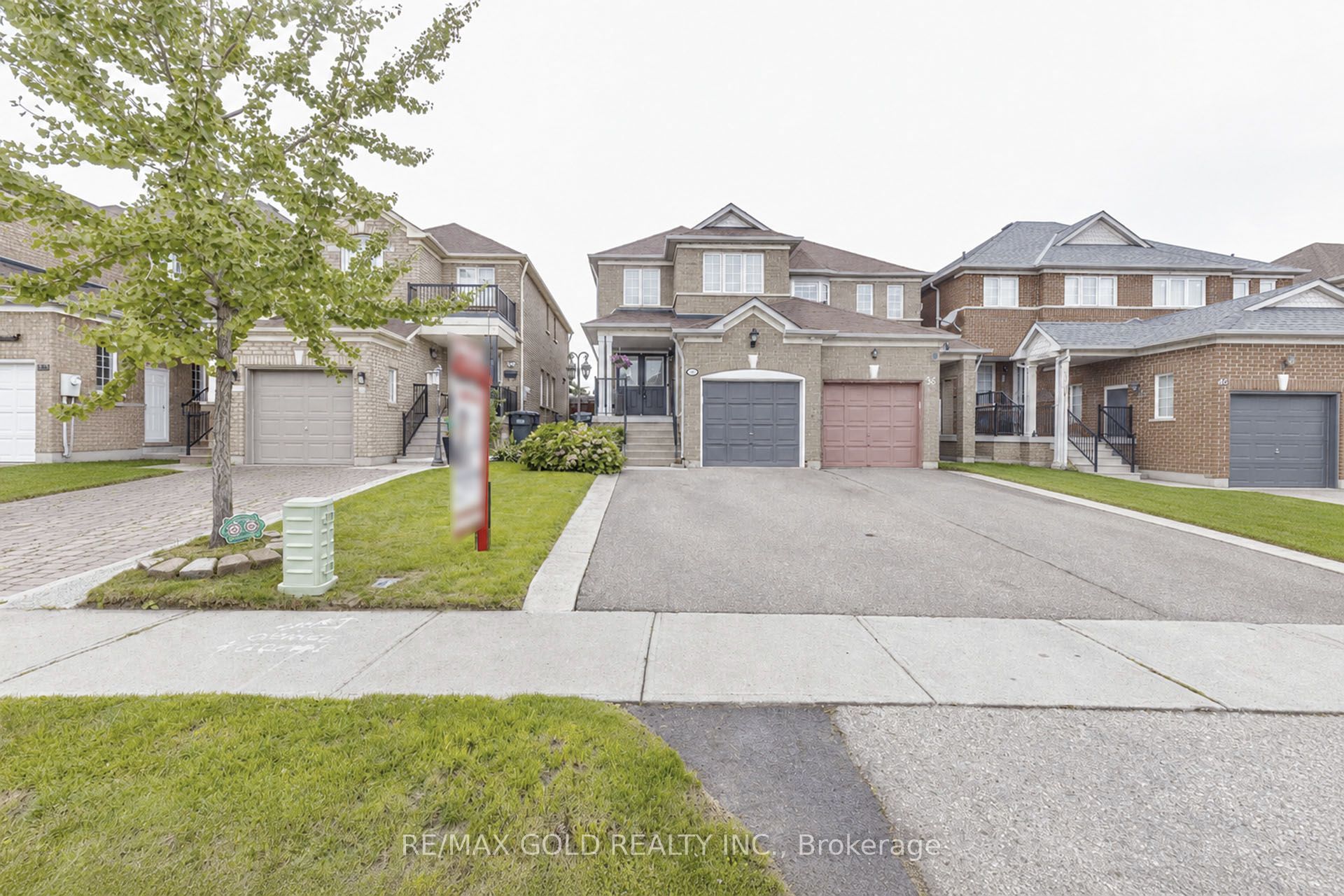 36 Summerdale Crescent Property Photo 2