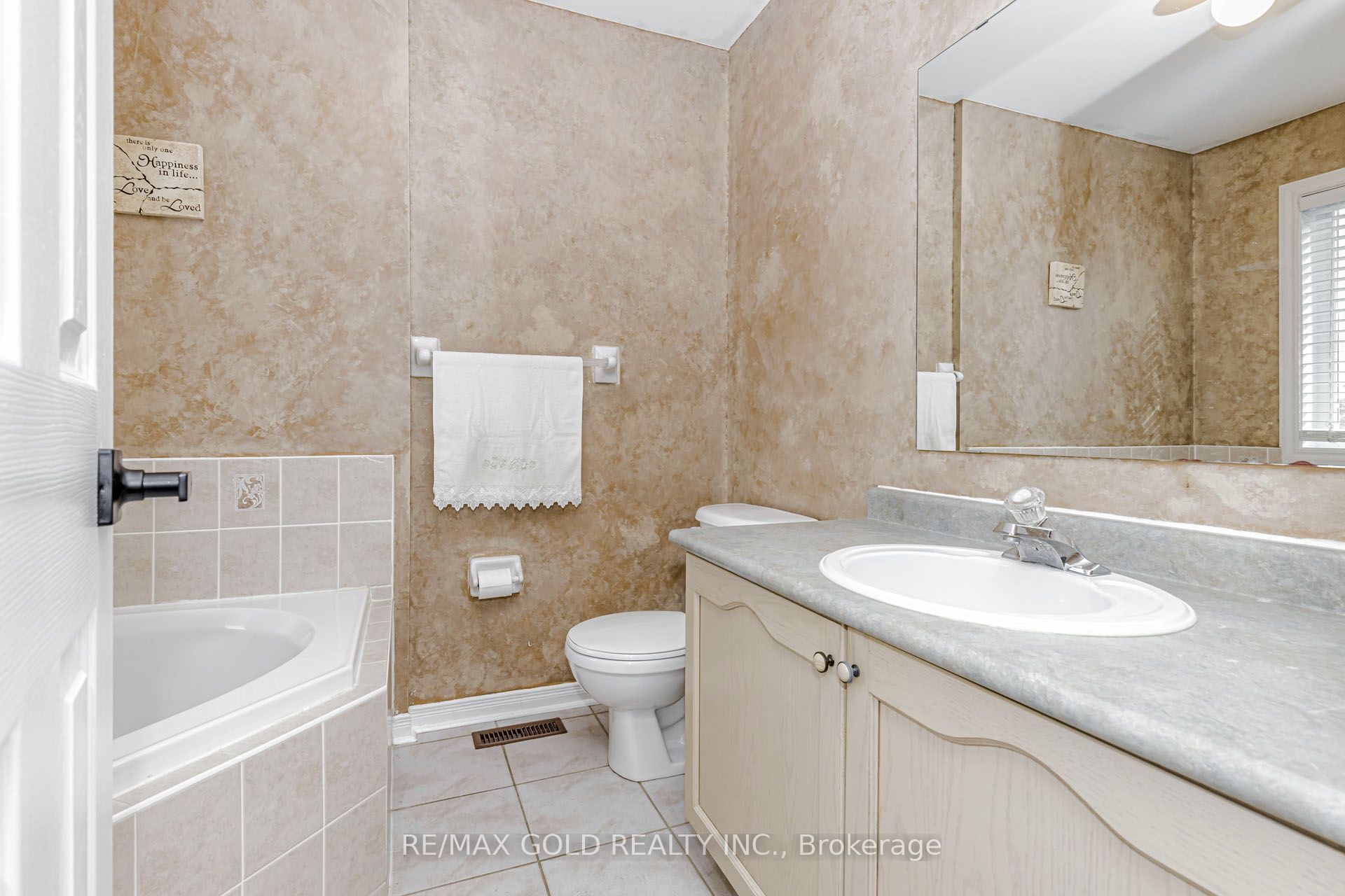 36 Summerdale Crescent Property Photo 19