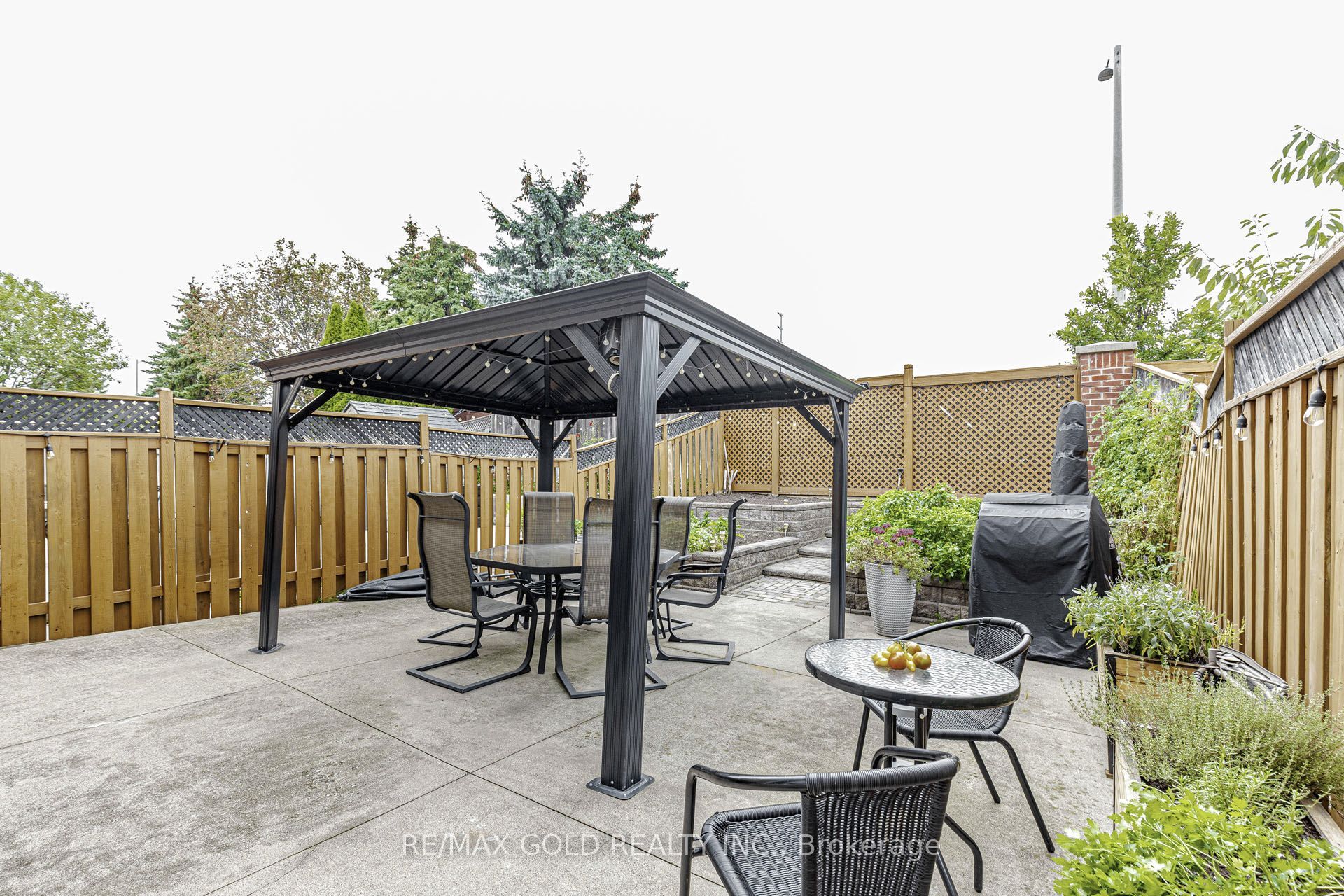 36 Summerdale Crescent Property Photo 28