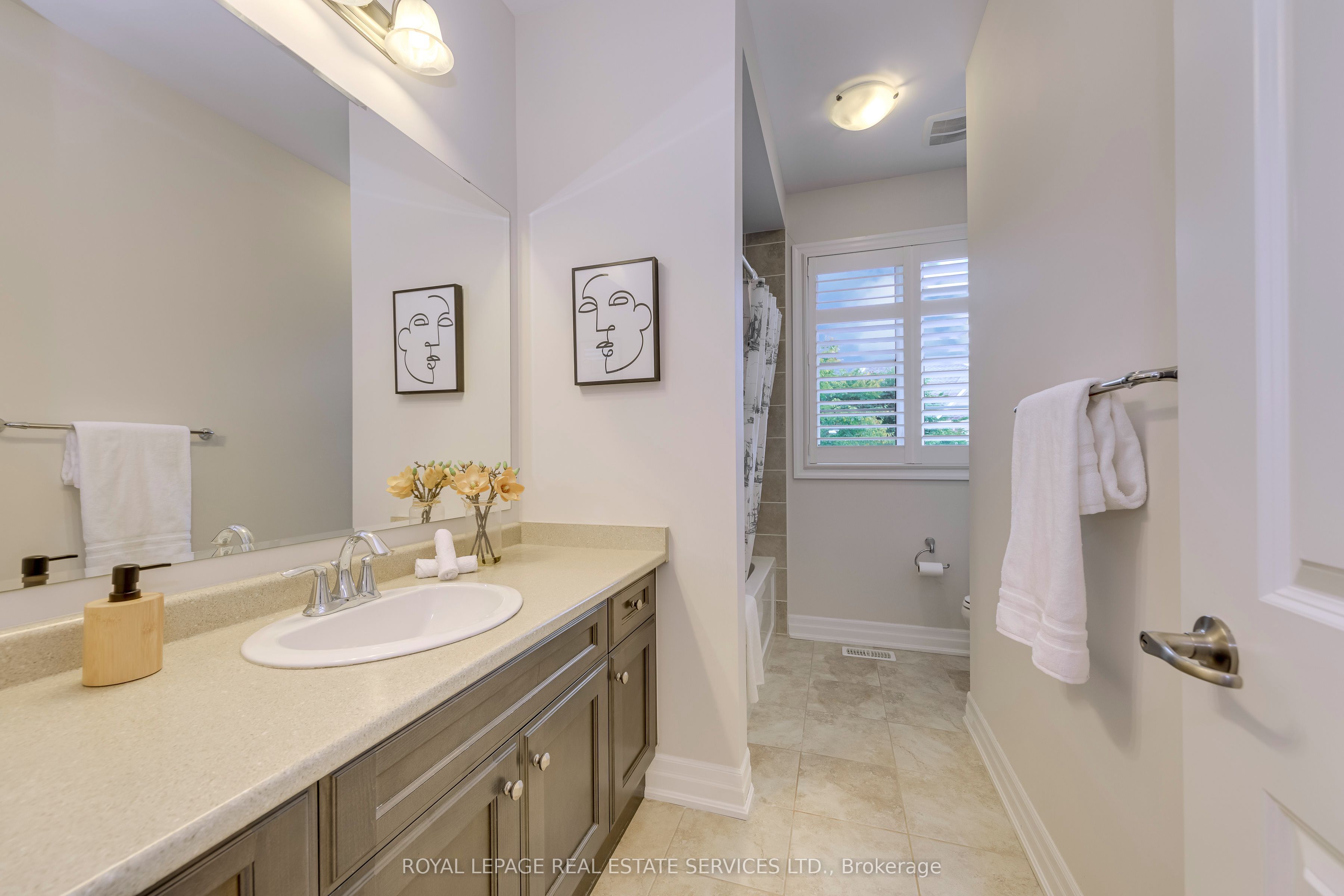 144 North Park Boulevard Property Photo 43