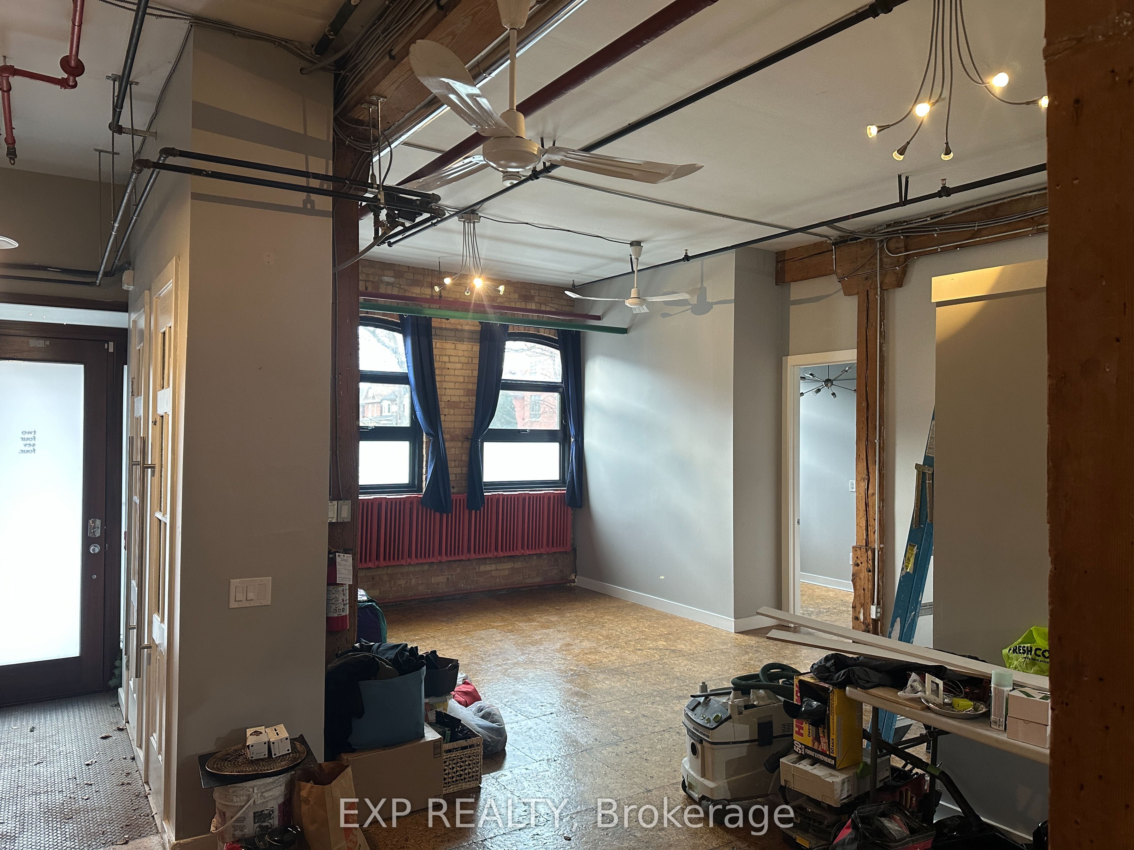 2480 Dundas Street W 2474 Property Photo 2