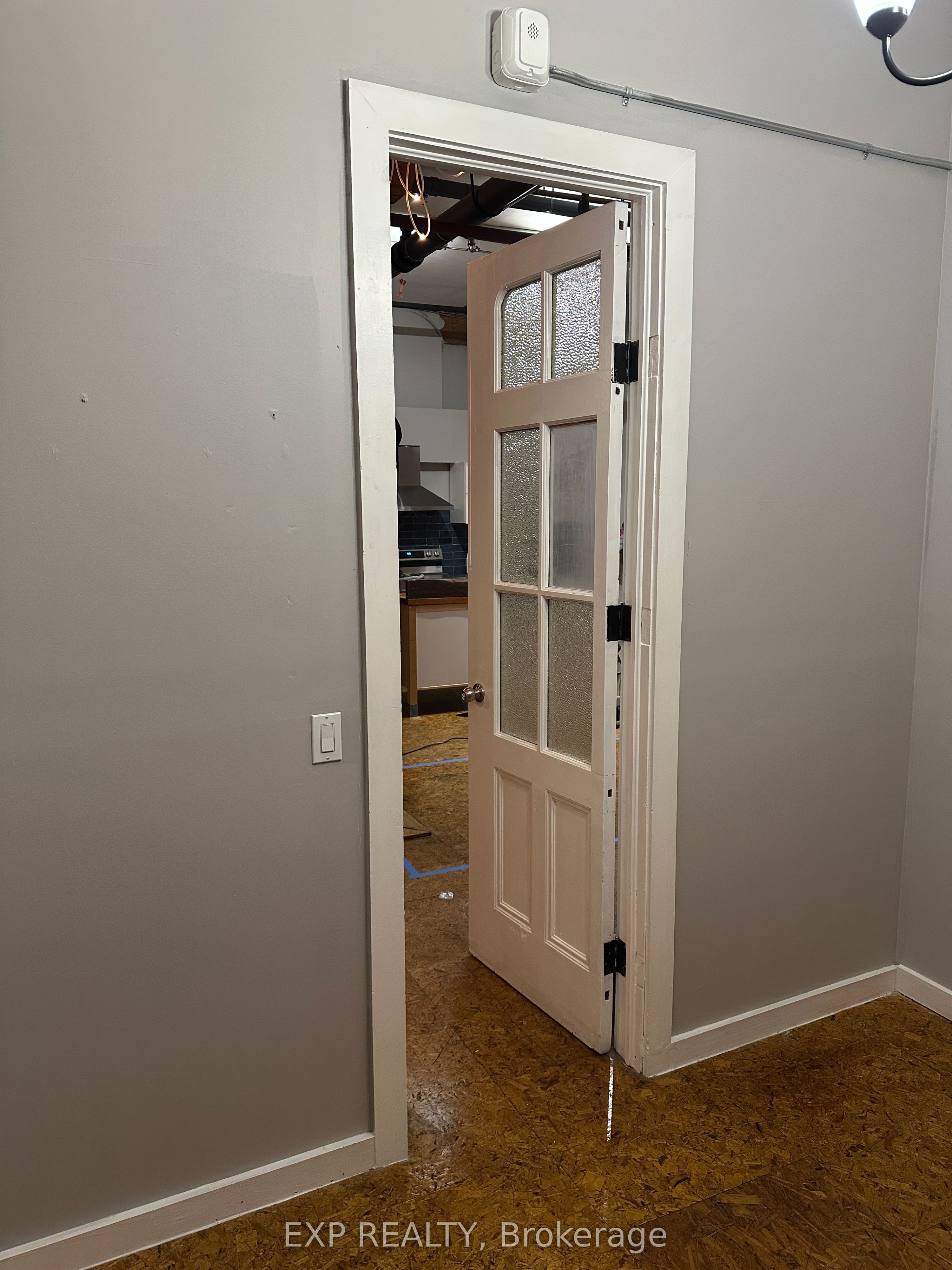2480 Dundas Street W 2474 Property Photo 10
