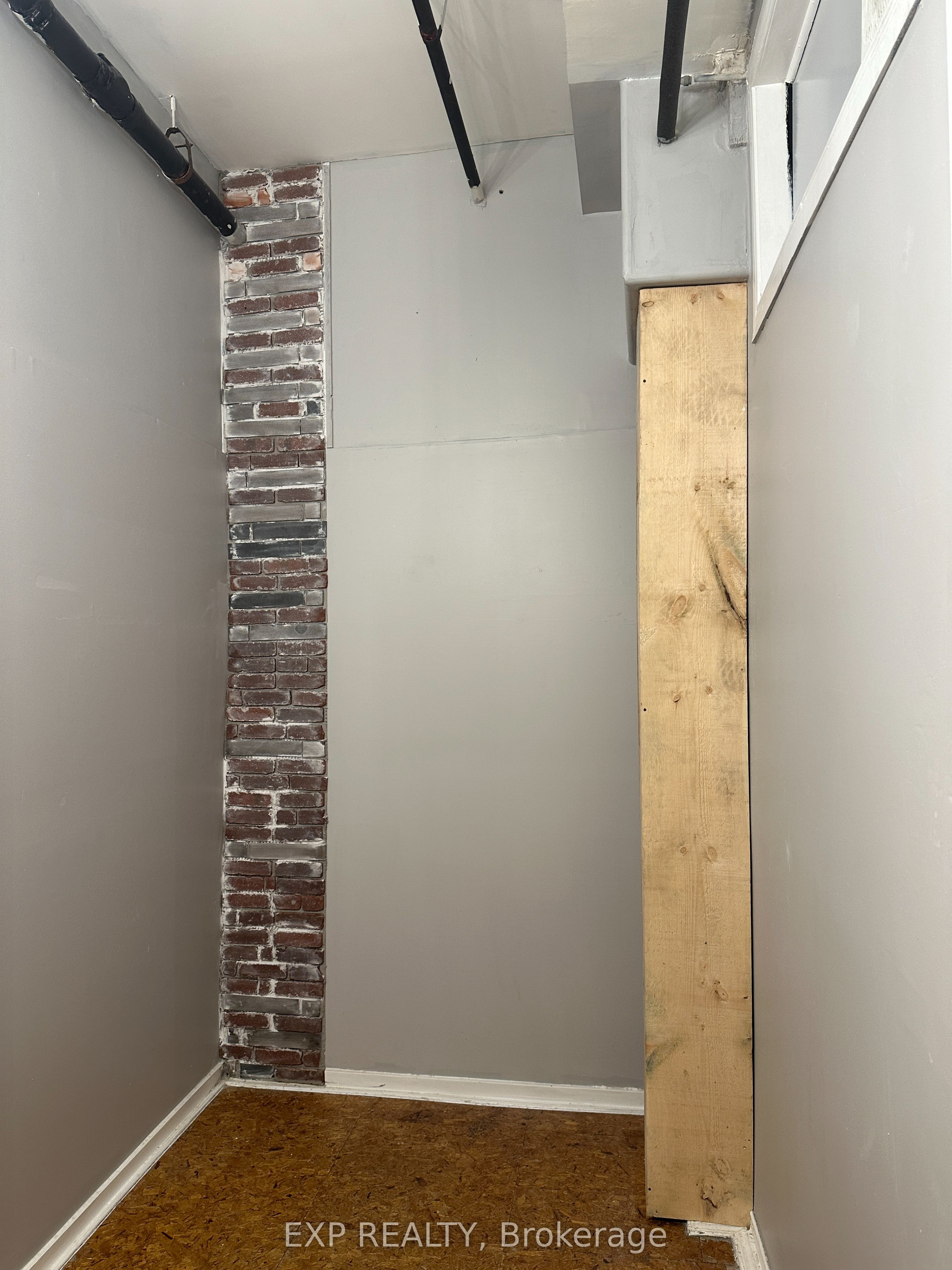 2480 Dundas Street W 2474 Property Photo 14