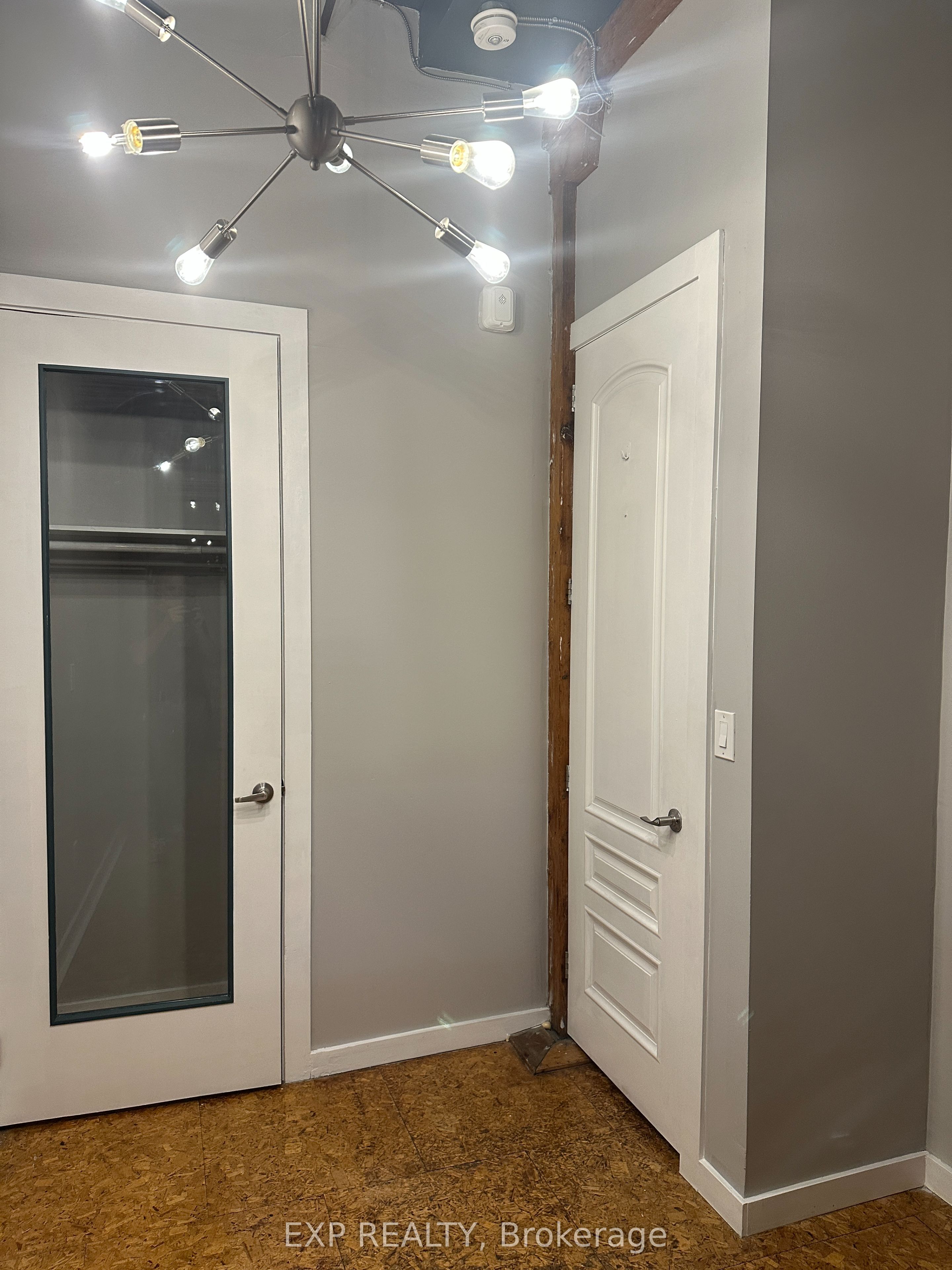 2480 Dundas Street W 2474 Property Photo 21