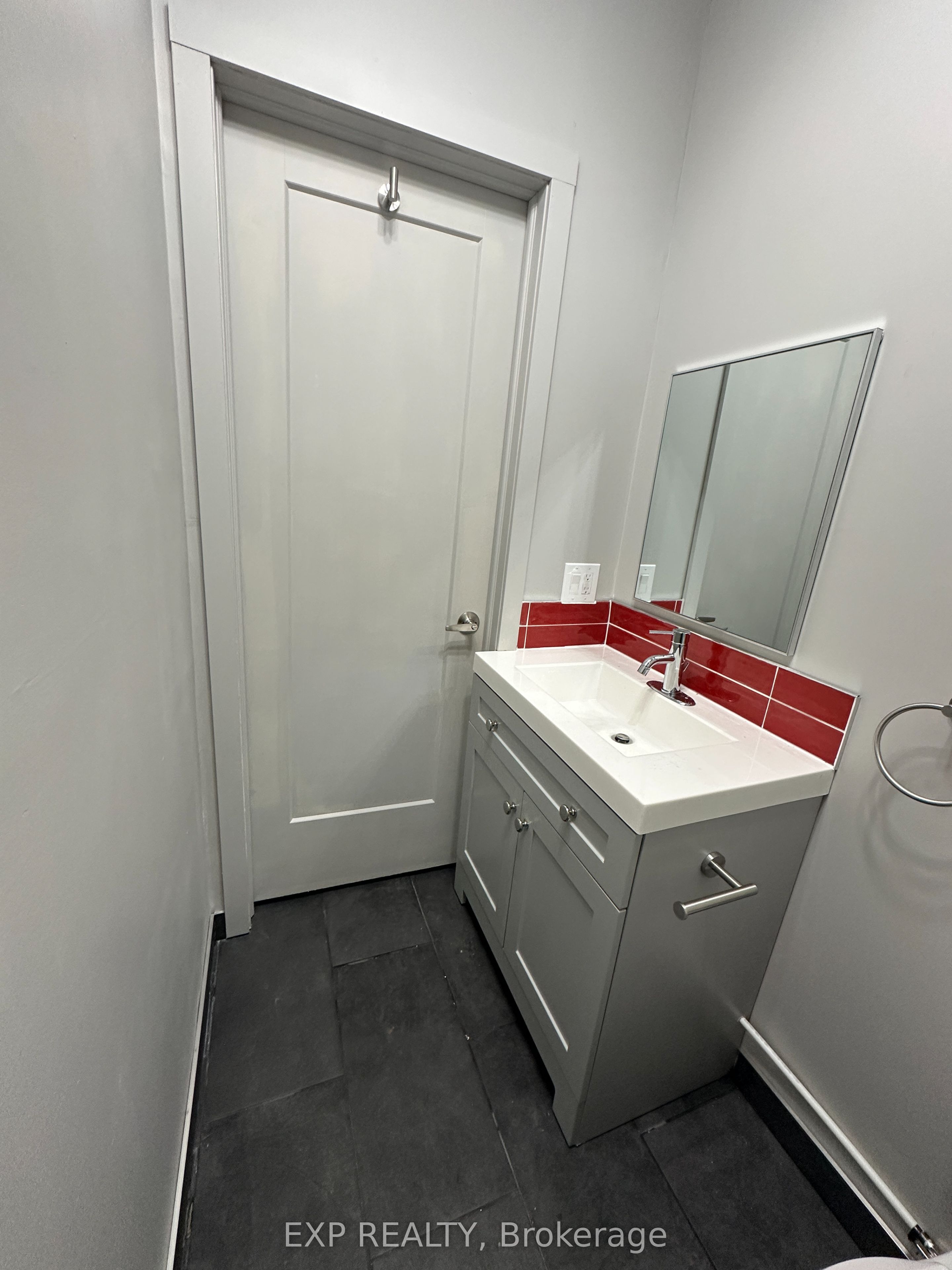 2480 Dundas Street W 2474 Property Photo 37