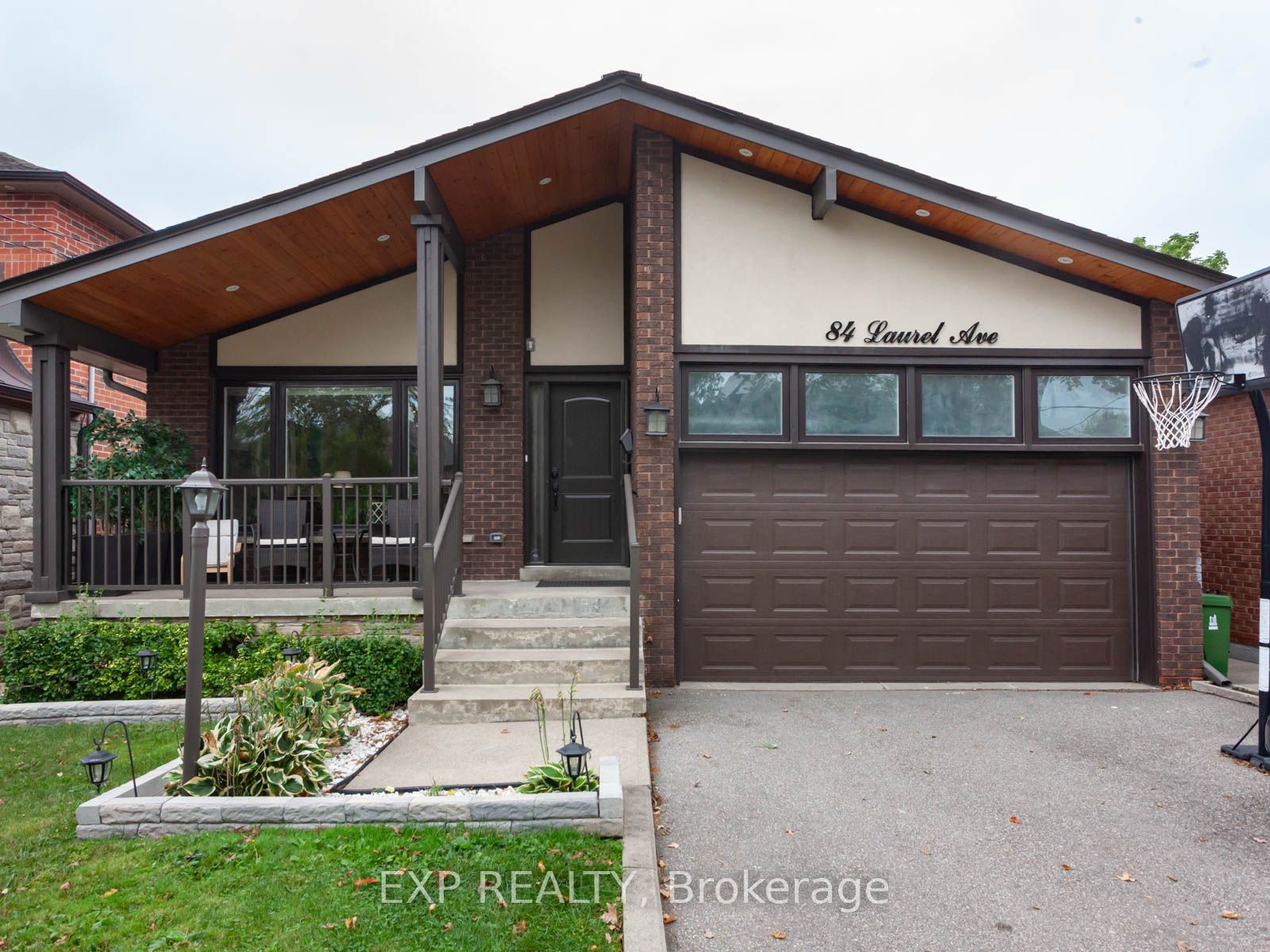 84 Laurel Avenue Unit B Property Photo 1