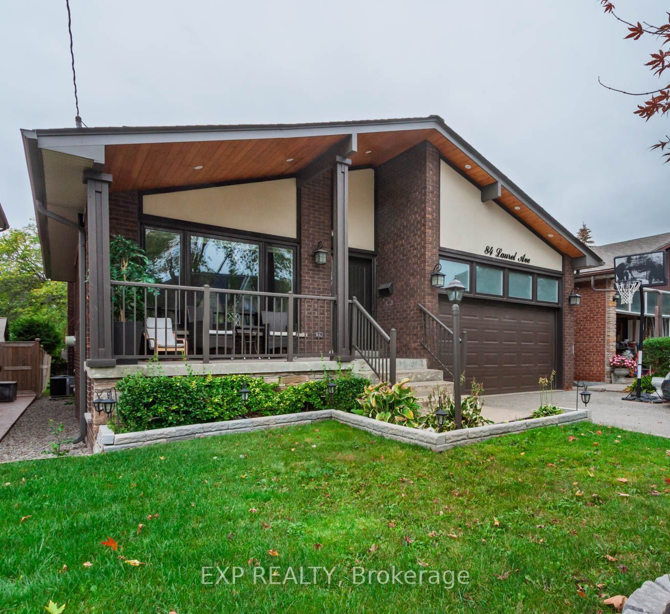 84 Laurel Avenue Unit B Property Photo 2
