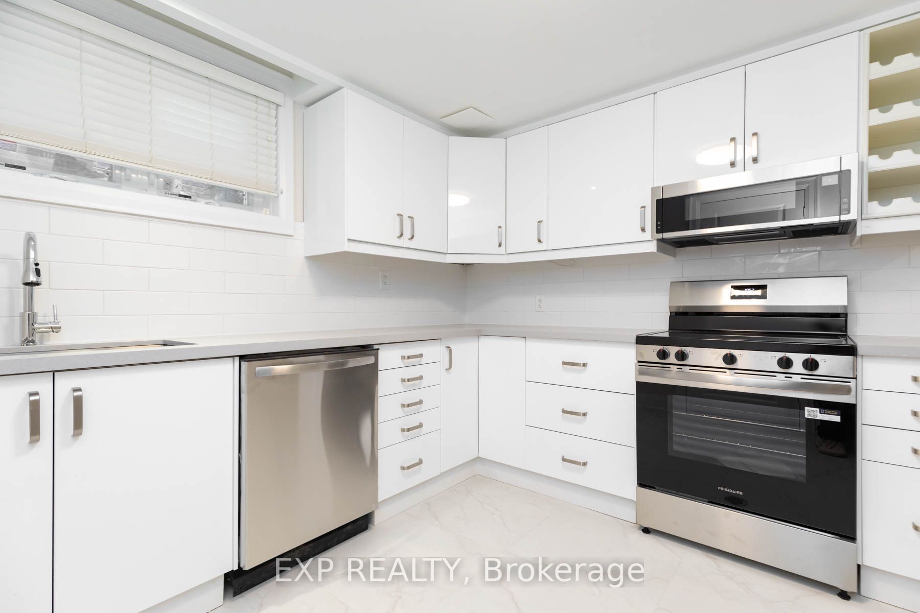 84 Laurel Avenue Unit B Property Photo 6