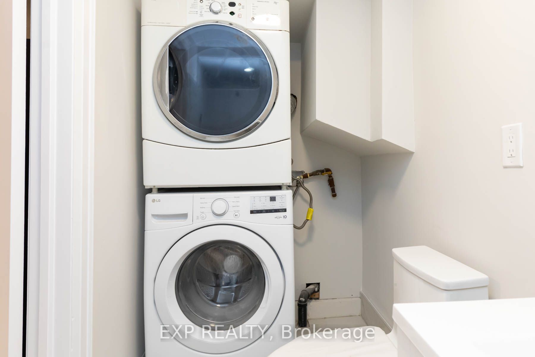 84 Laurel Avenue Unit B Property Photo 11