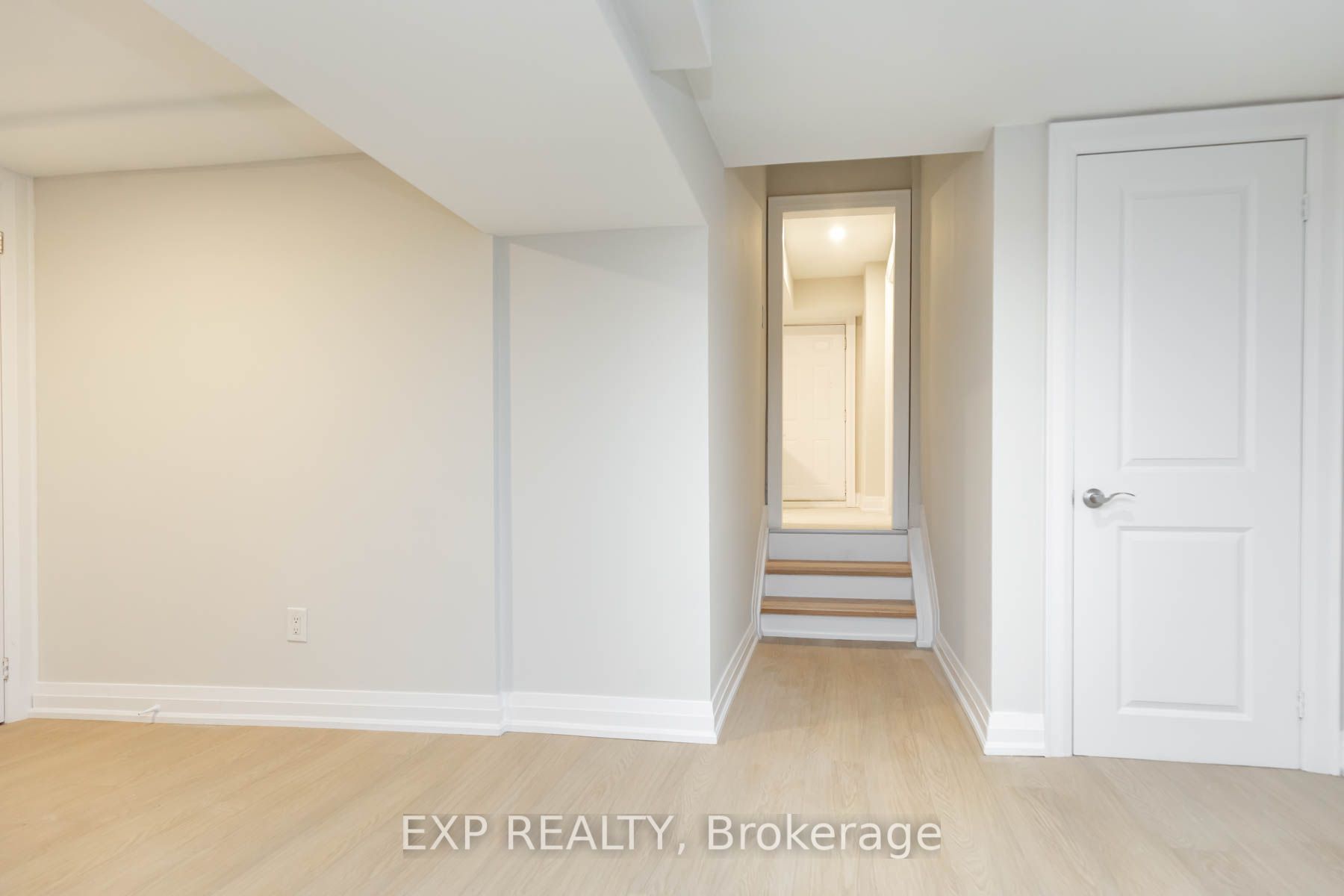 84 Laurel Avenue Unit B Property Photo 12