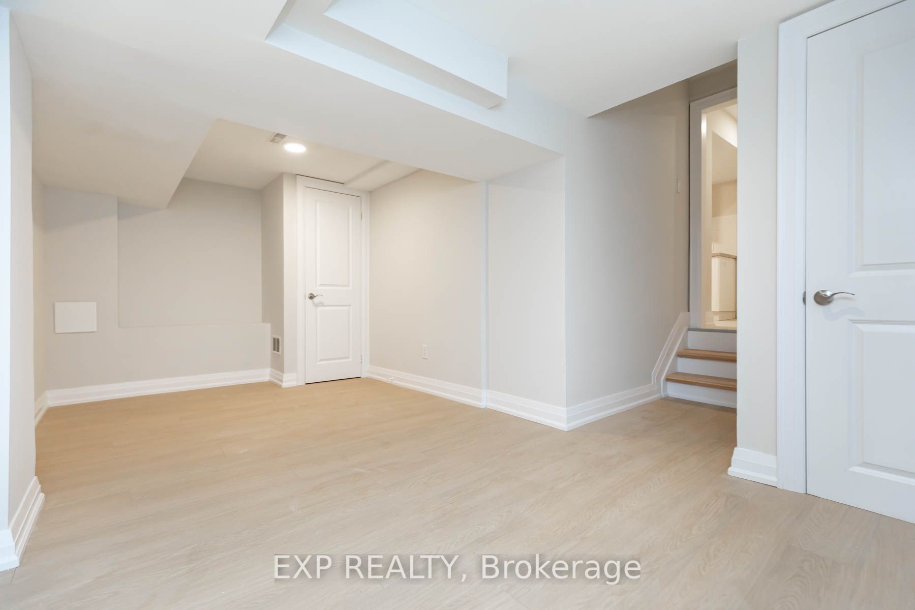 84 Laurel Avenue Unit B Property Photo 14