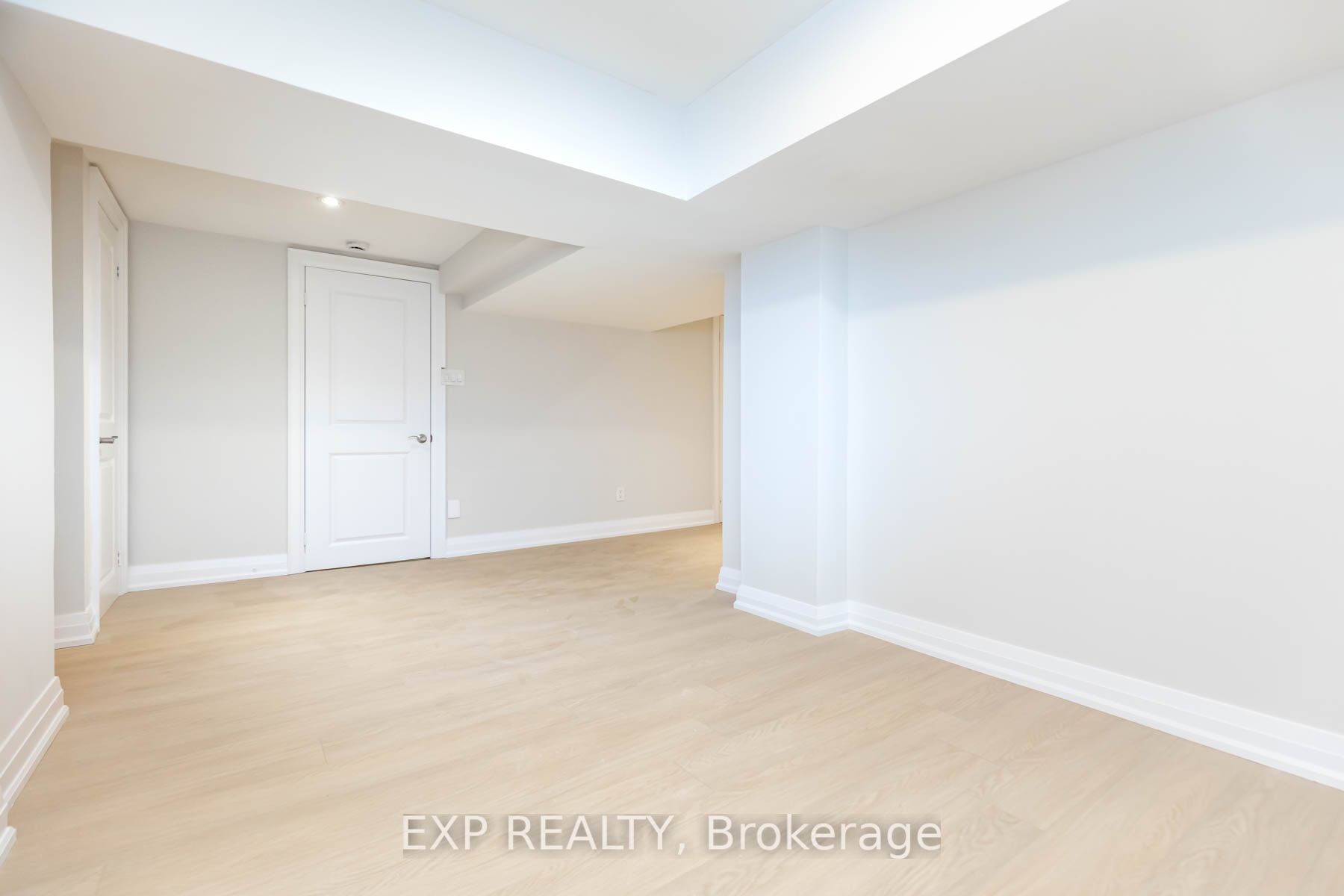 84 Laurel Avenue Unit B Property Photo 16