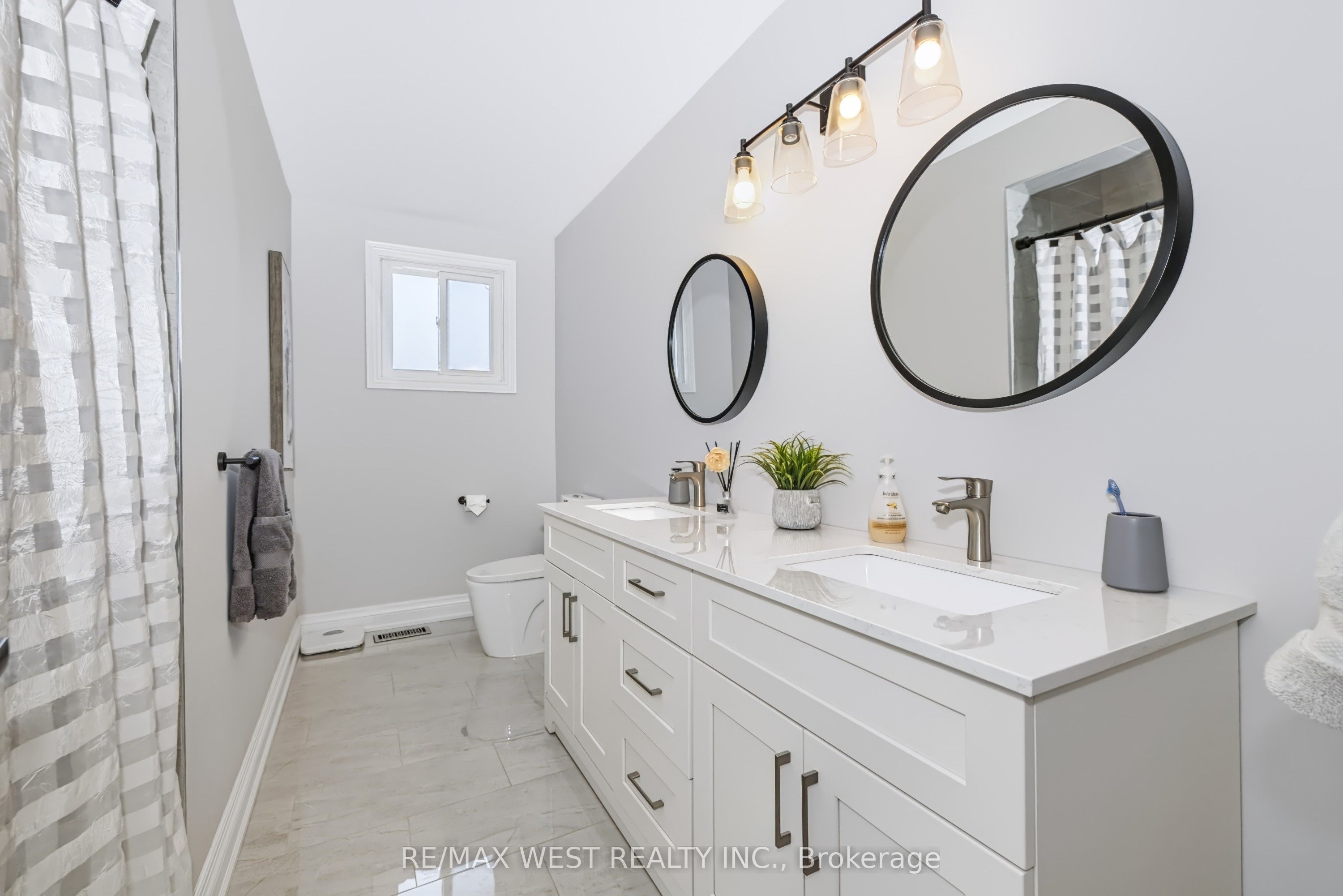 254 Maple Leaf Drive Property Photo 33