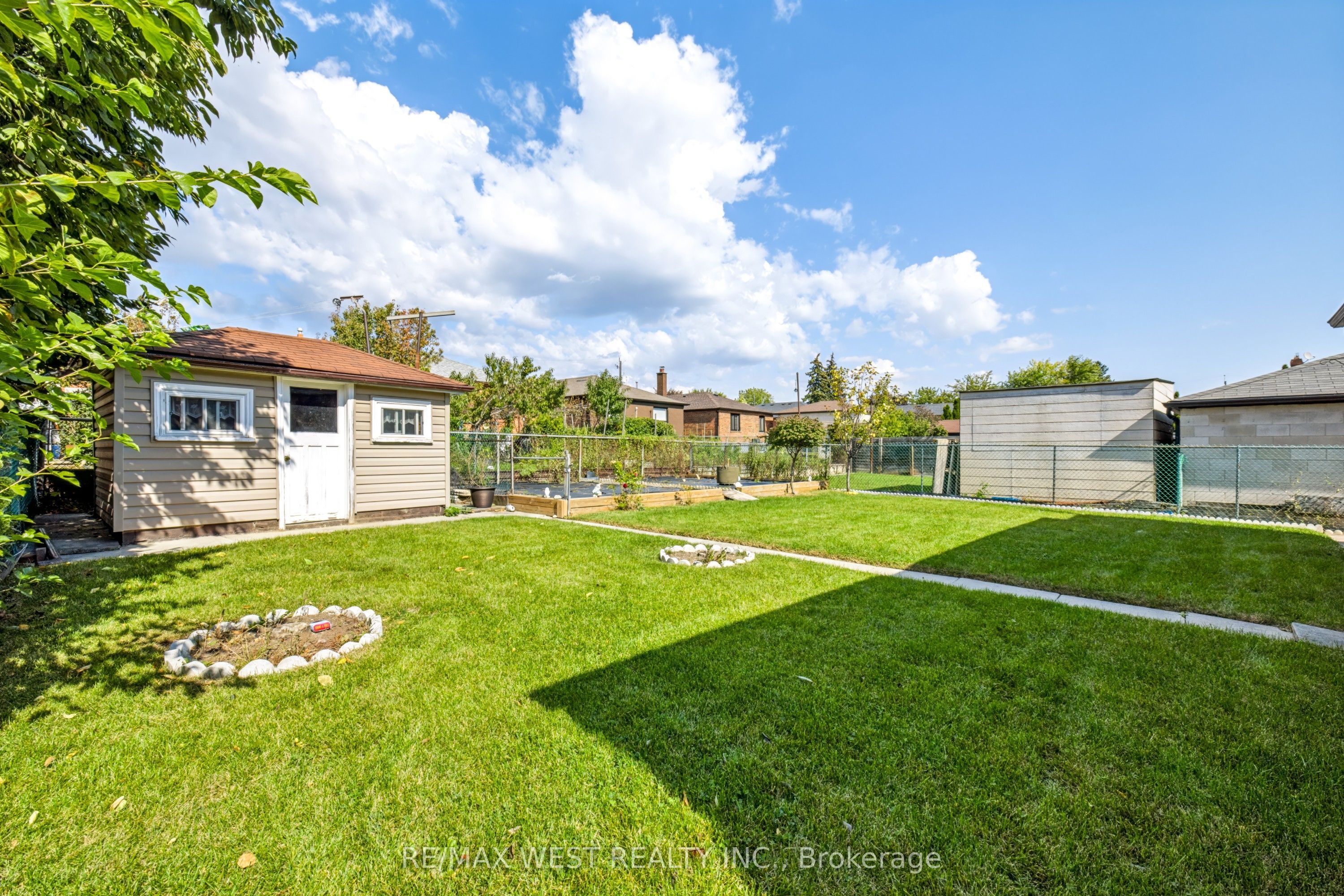 254 Maple Leaf Drive Property Photo 45