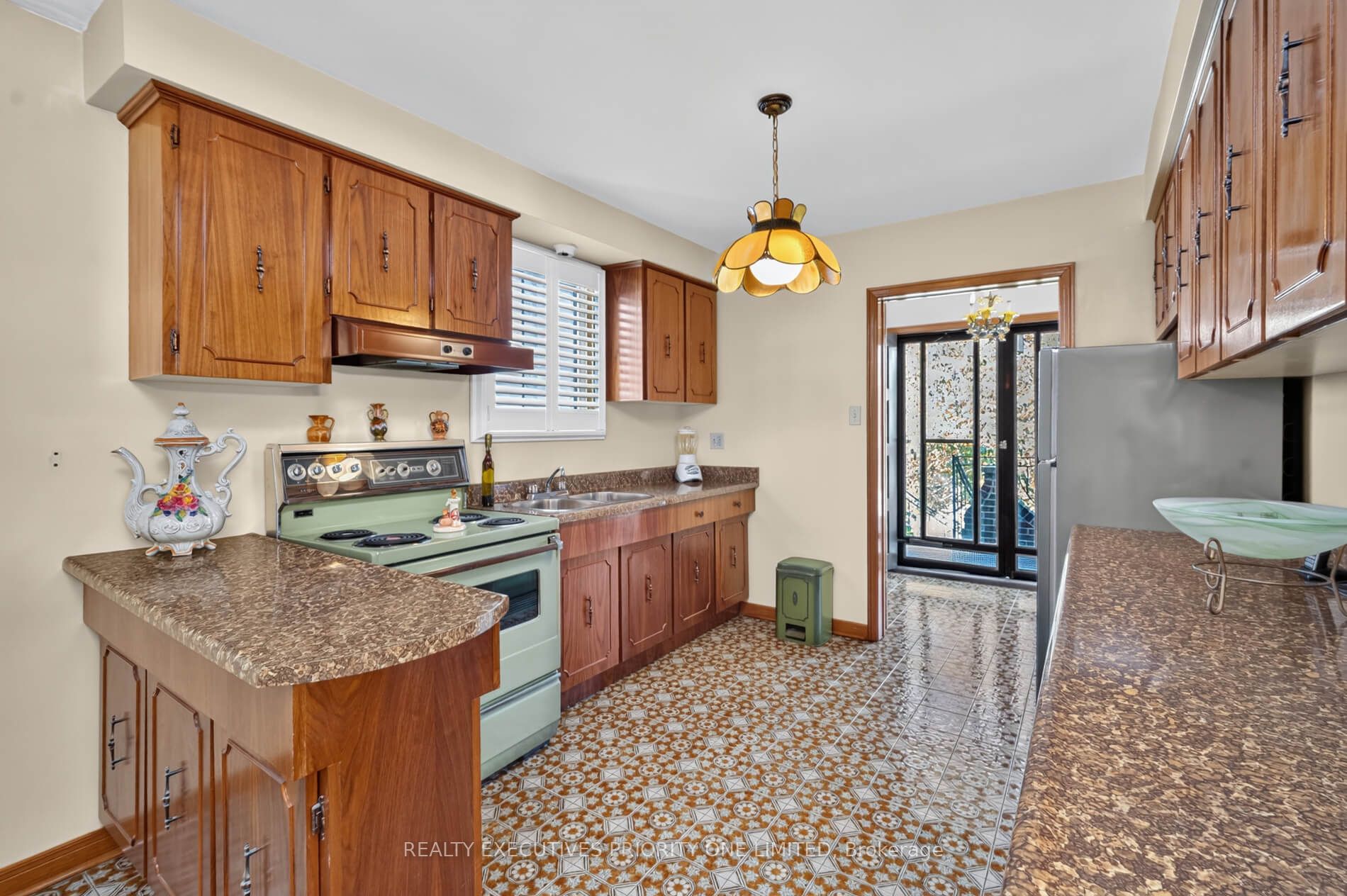 355 Glen Park Avenue Property Photo 12