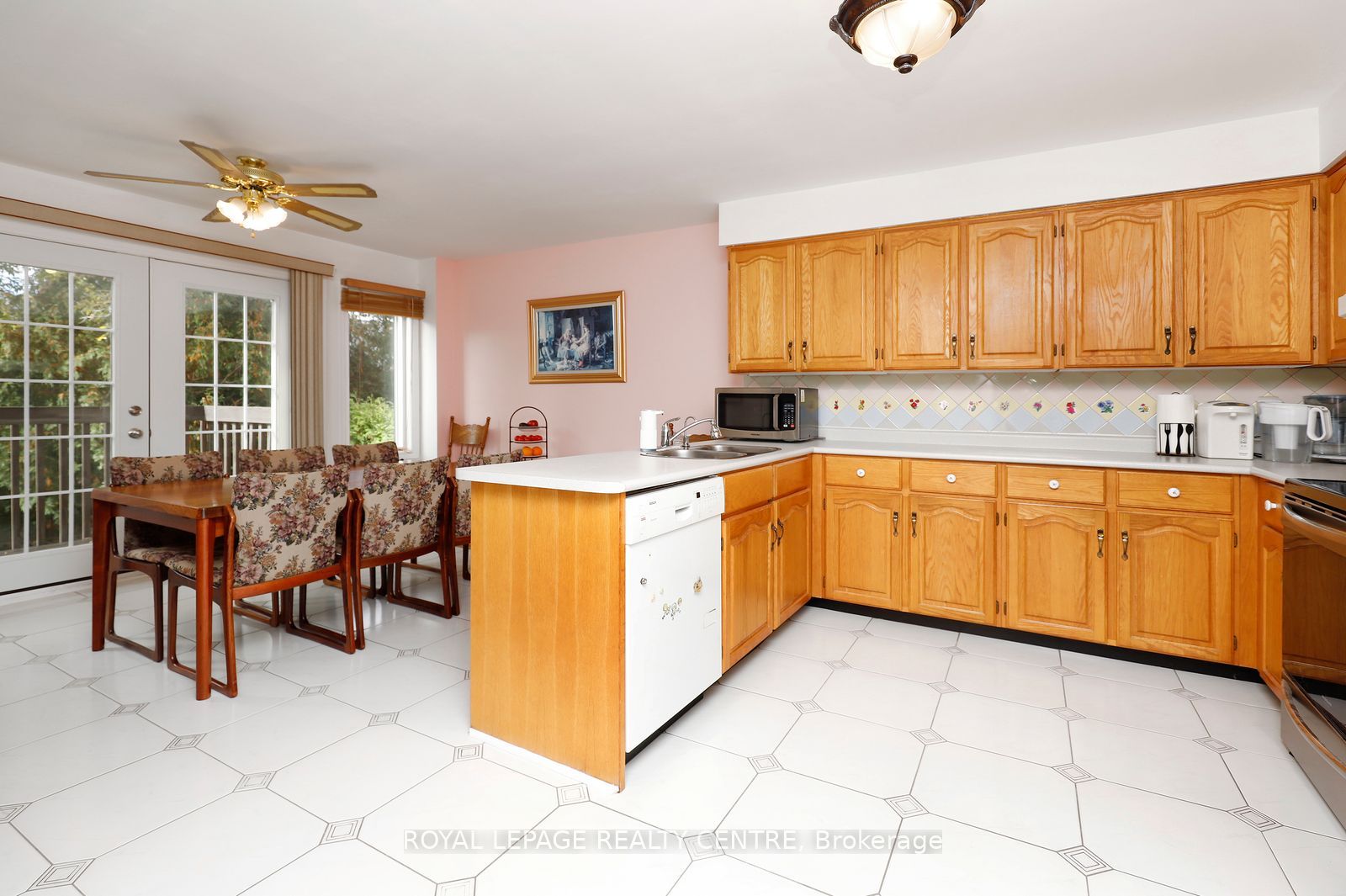 5680 Oldcastle Crescent Property Photo 9