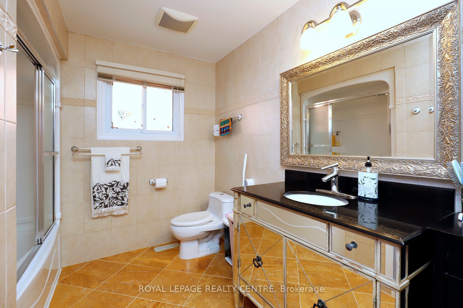 5680 Oldcastle Crescent Property Photo 24