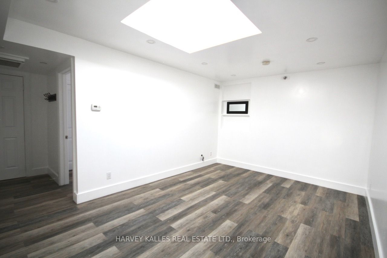 58 Rosemount Avenue 4 Property Photo 3
