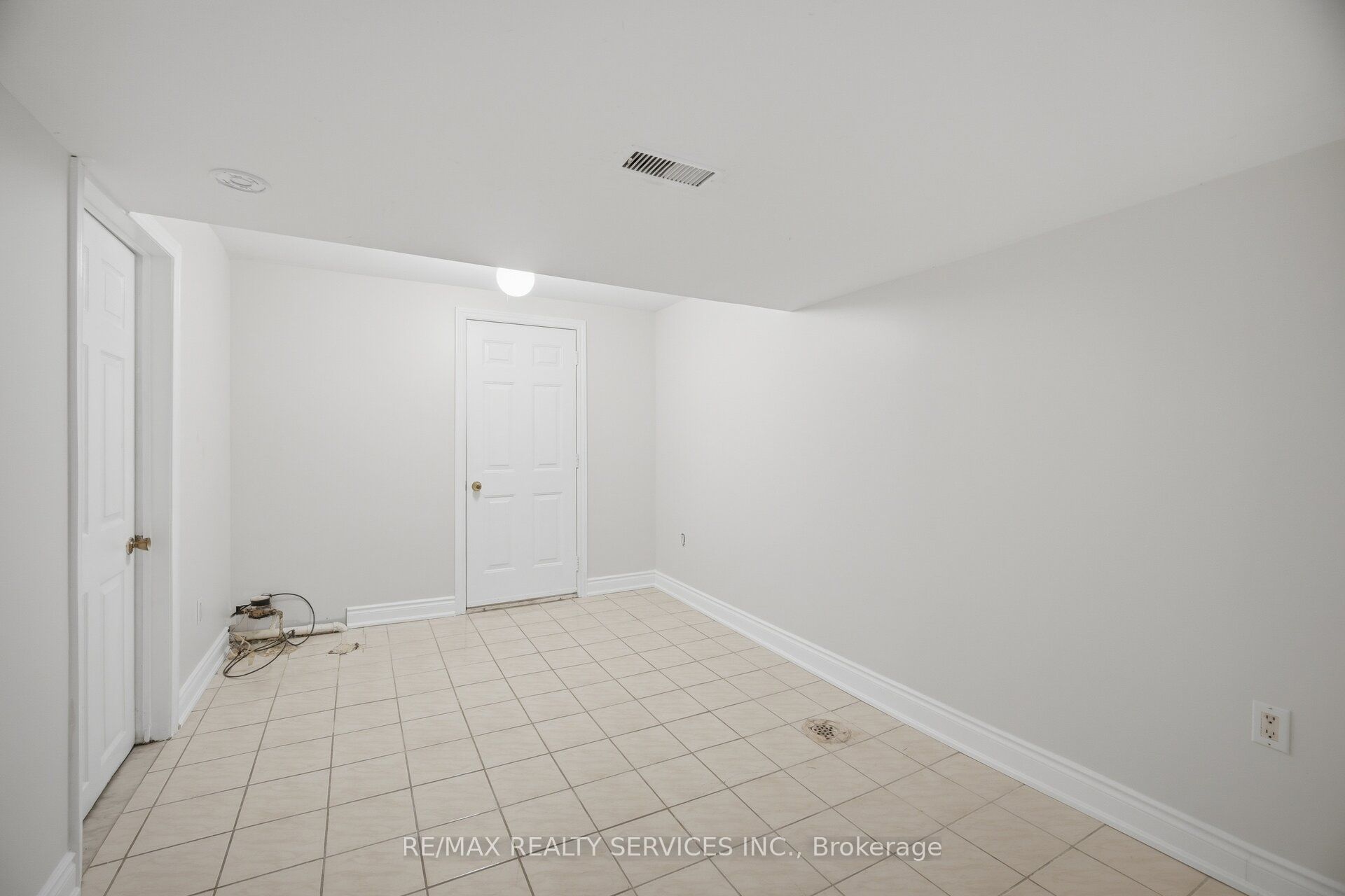 27 Edgemont Drive Property Photo 34