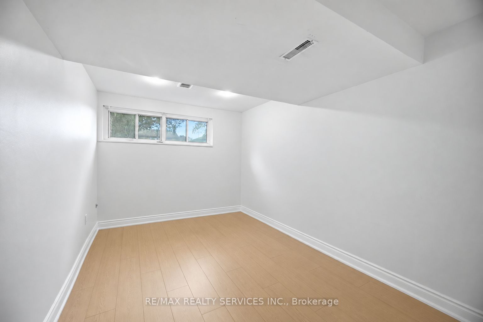 27 Edgemont Drive Property Photo 42