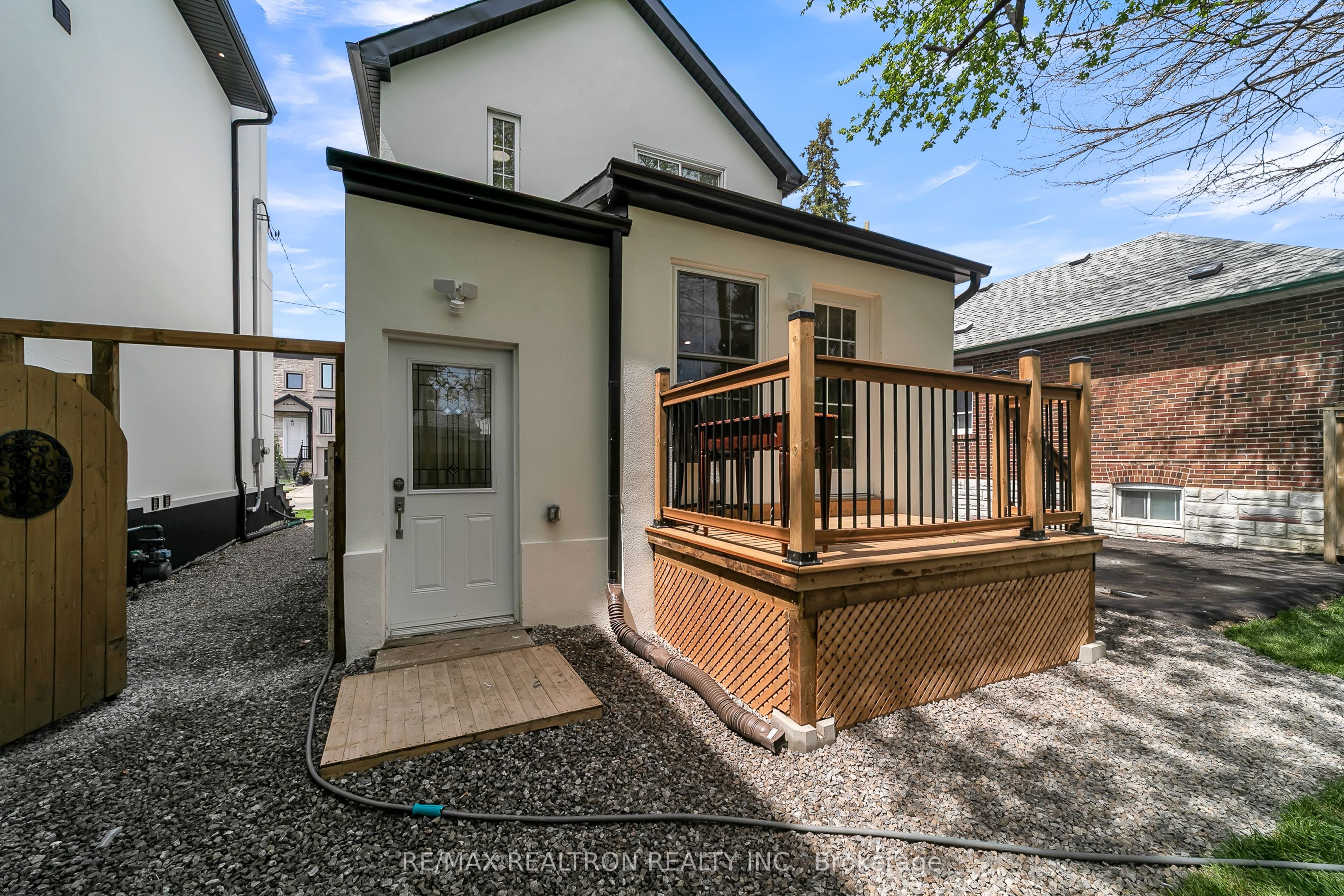 23 Sixteenth Street Property Photo 29