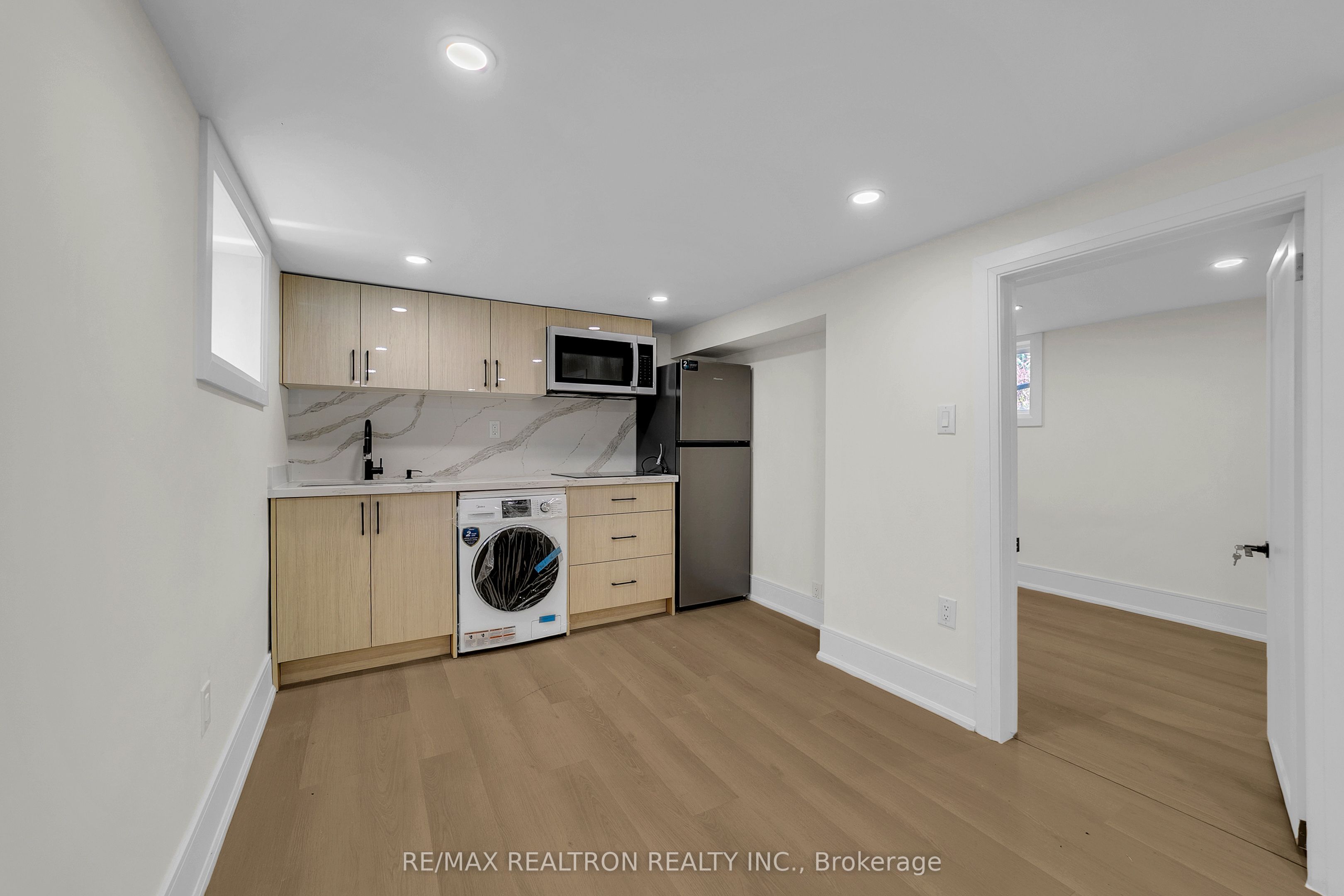 23 Sixteenth Street Property Photo 36