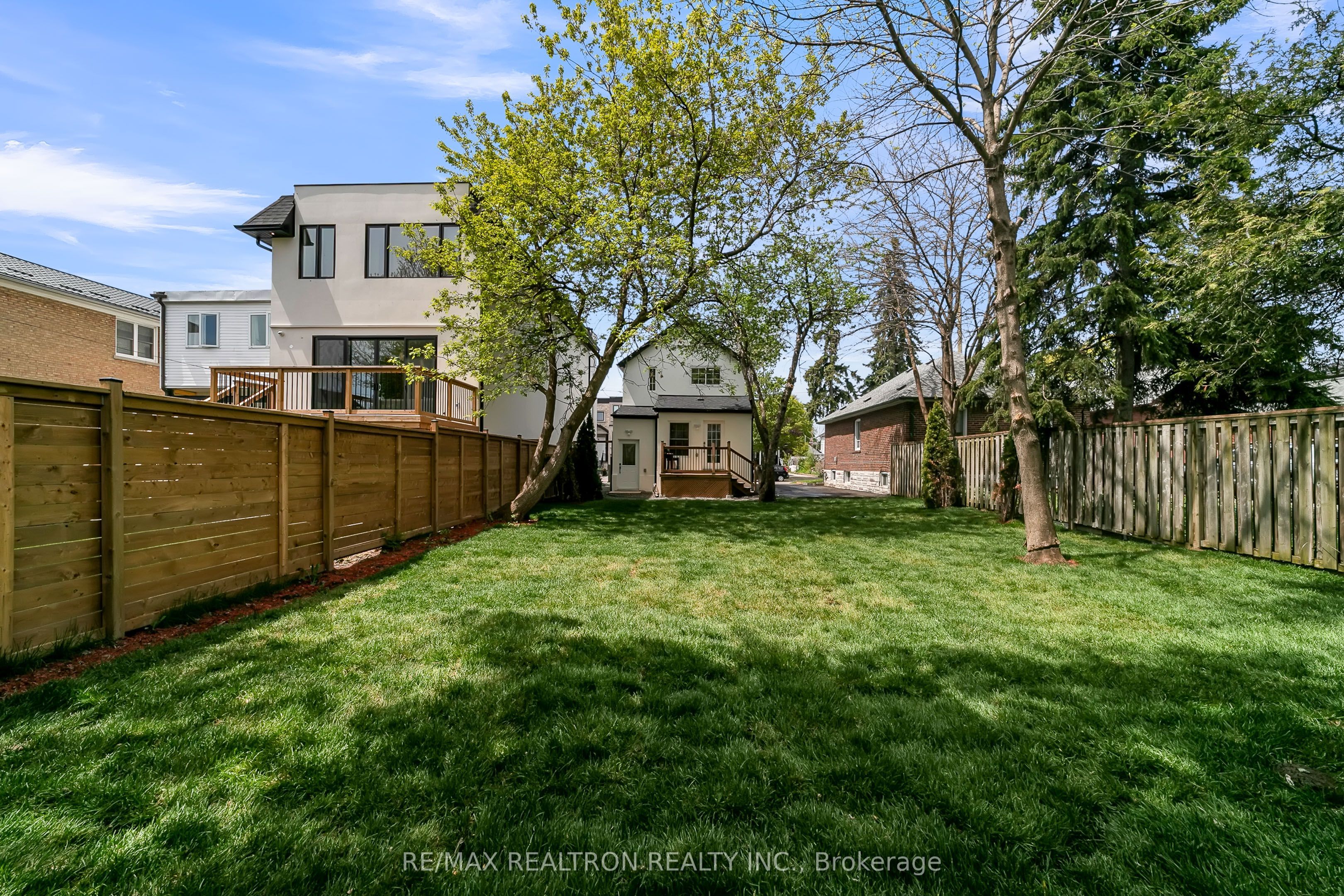 23 Sixteenth Street Property Photo 41