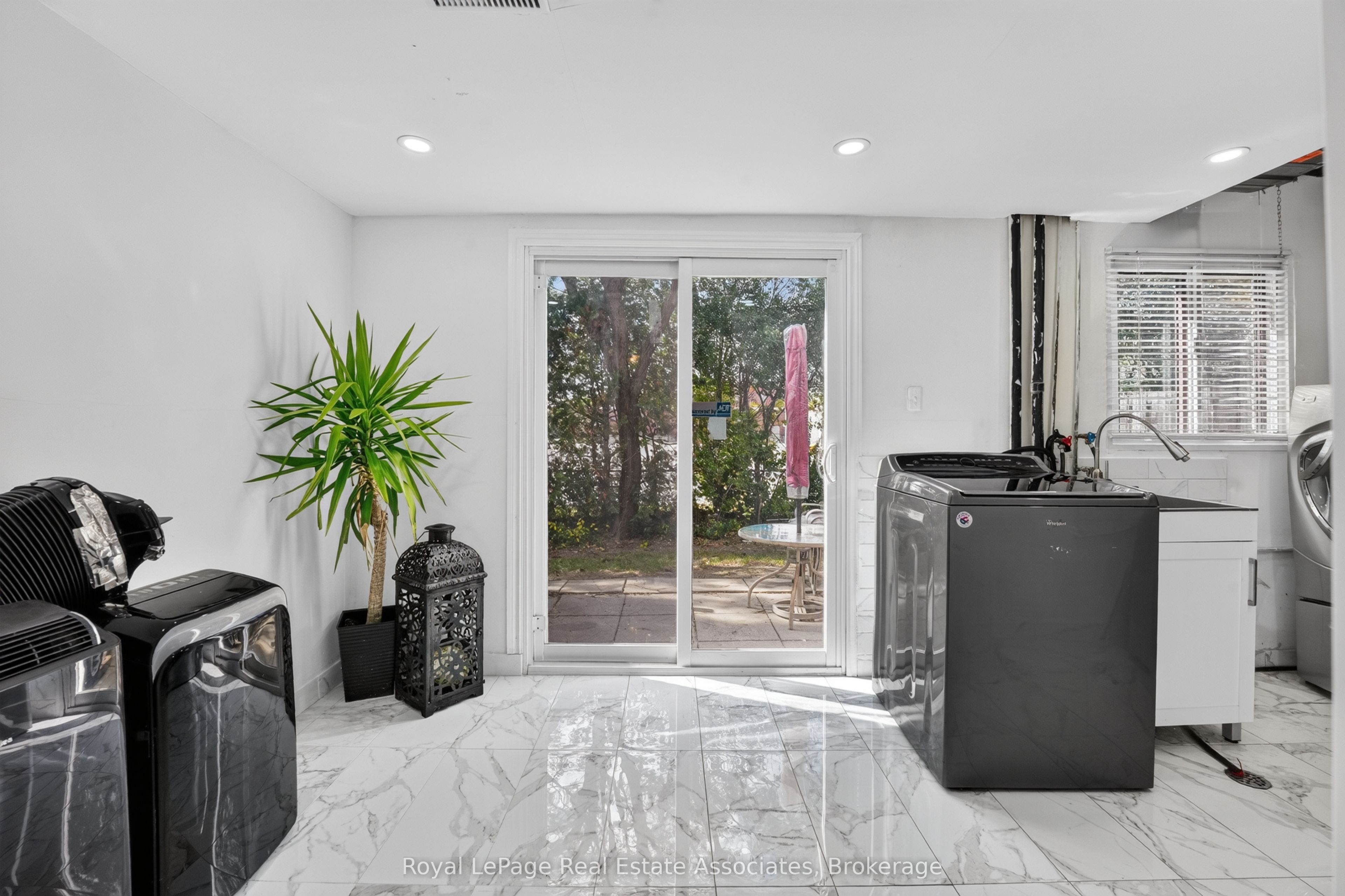 6 Ellerslie Road Property Photo 32