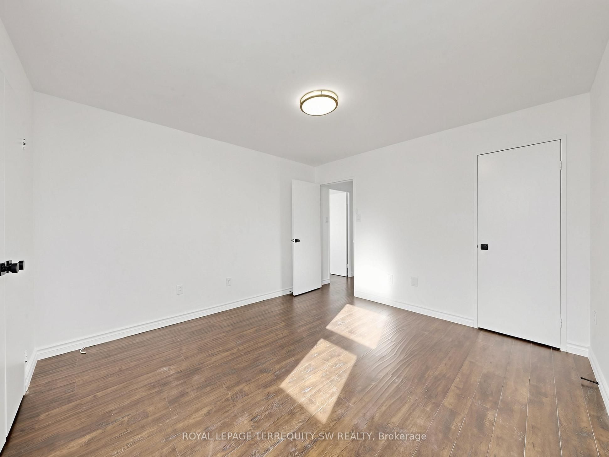 360 Ridelle Ave Avenue 2301 Property Photo 10