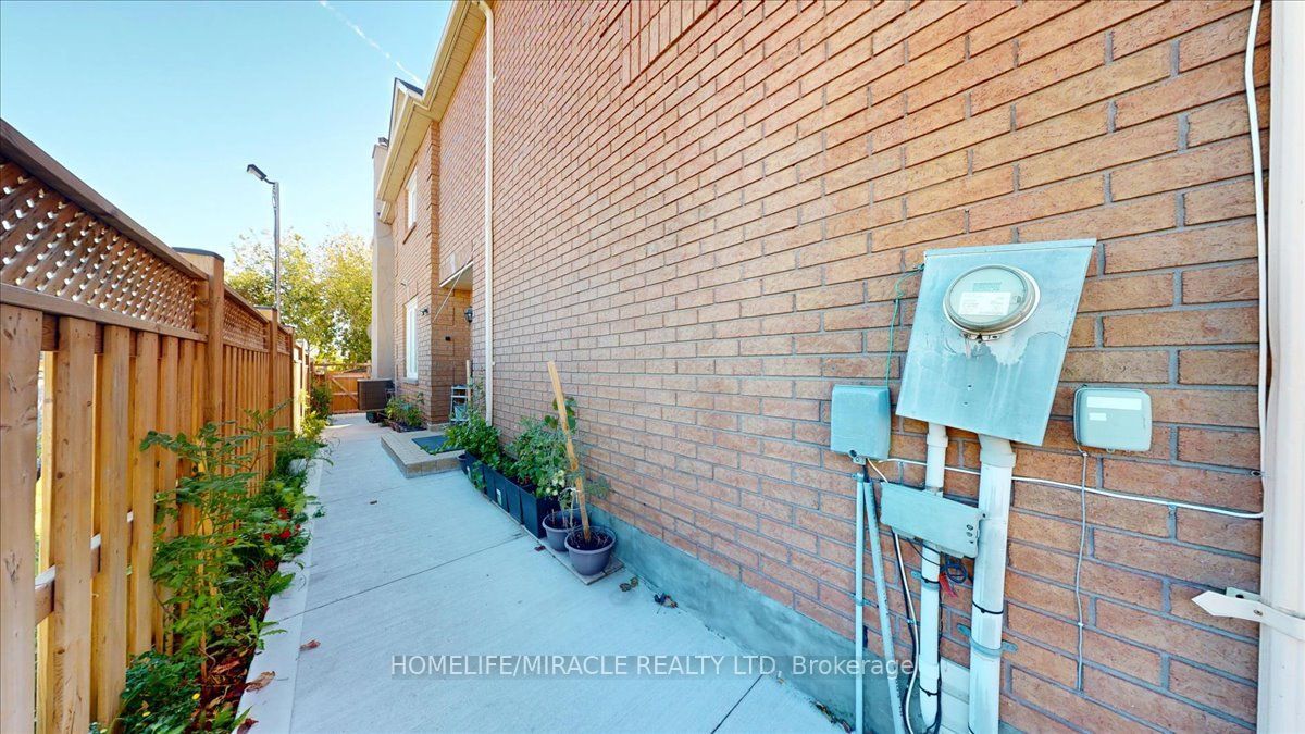 5026 Moulin Rouge Crescent Bsmnt Property Photo 3
