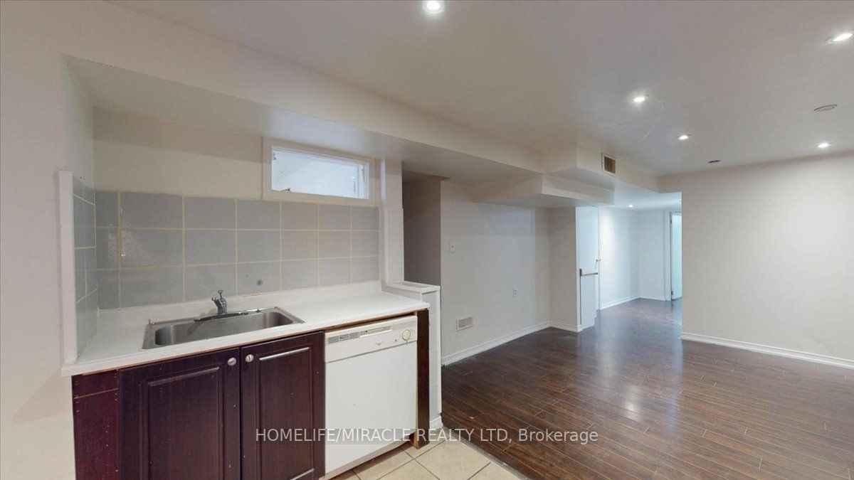 5026 Moulin Rouge Crescent Bsmnt Property Photo 9