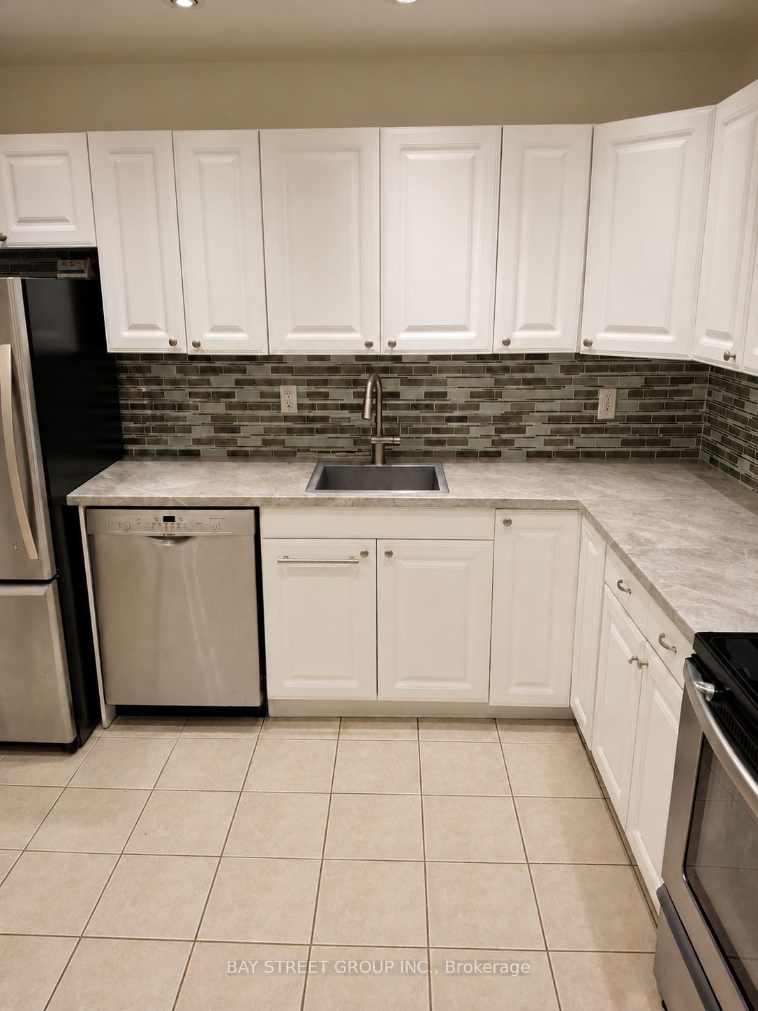 2120 Rathburn Road E 127 Property Photo 5