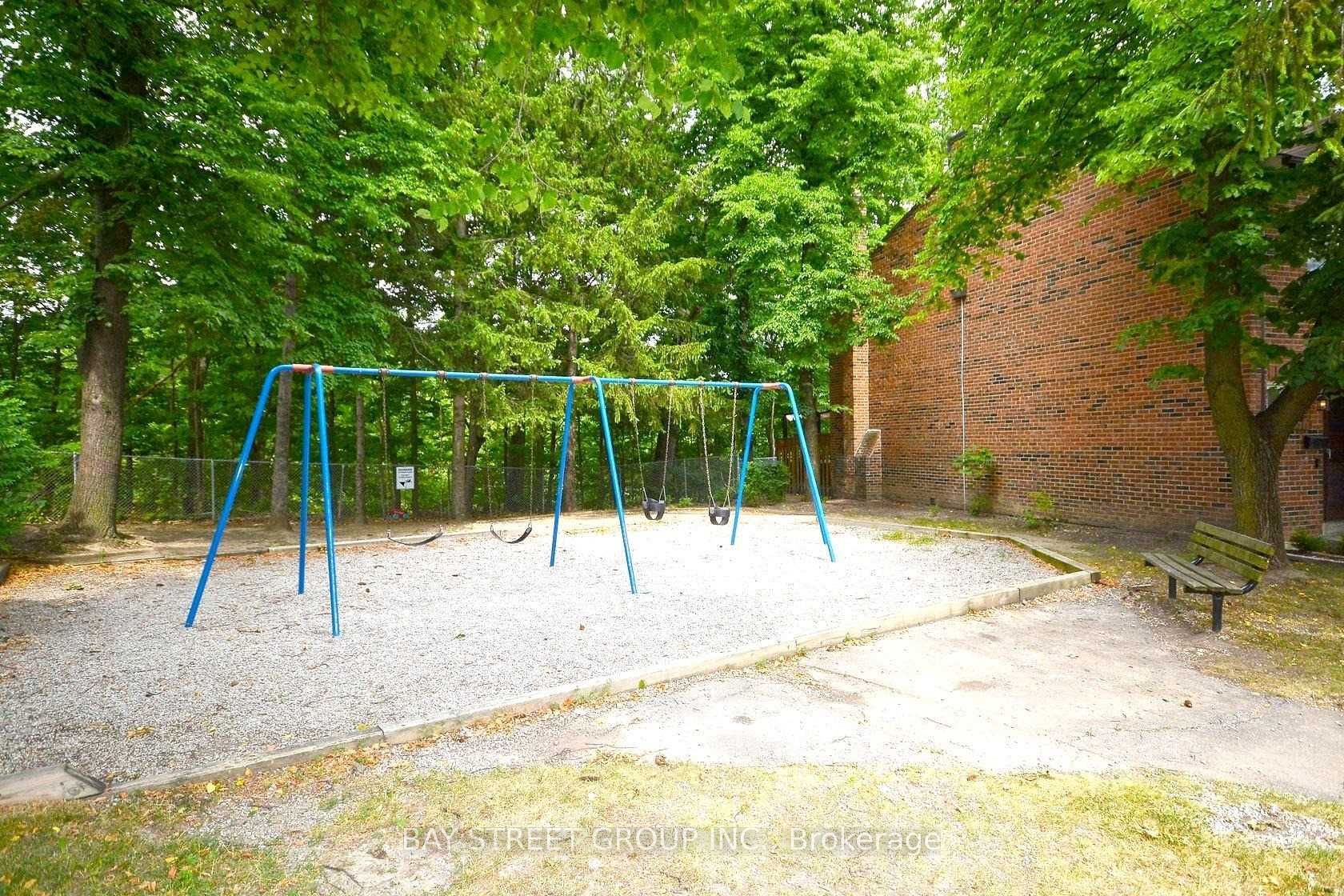2120 Rathburn Road E 127 Property Photo 16