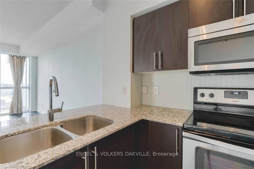 65 Speers Road 710 Property Photo 4