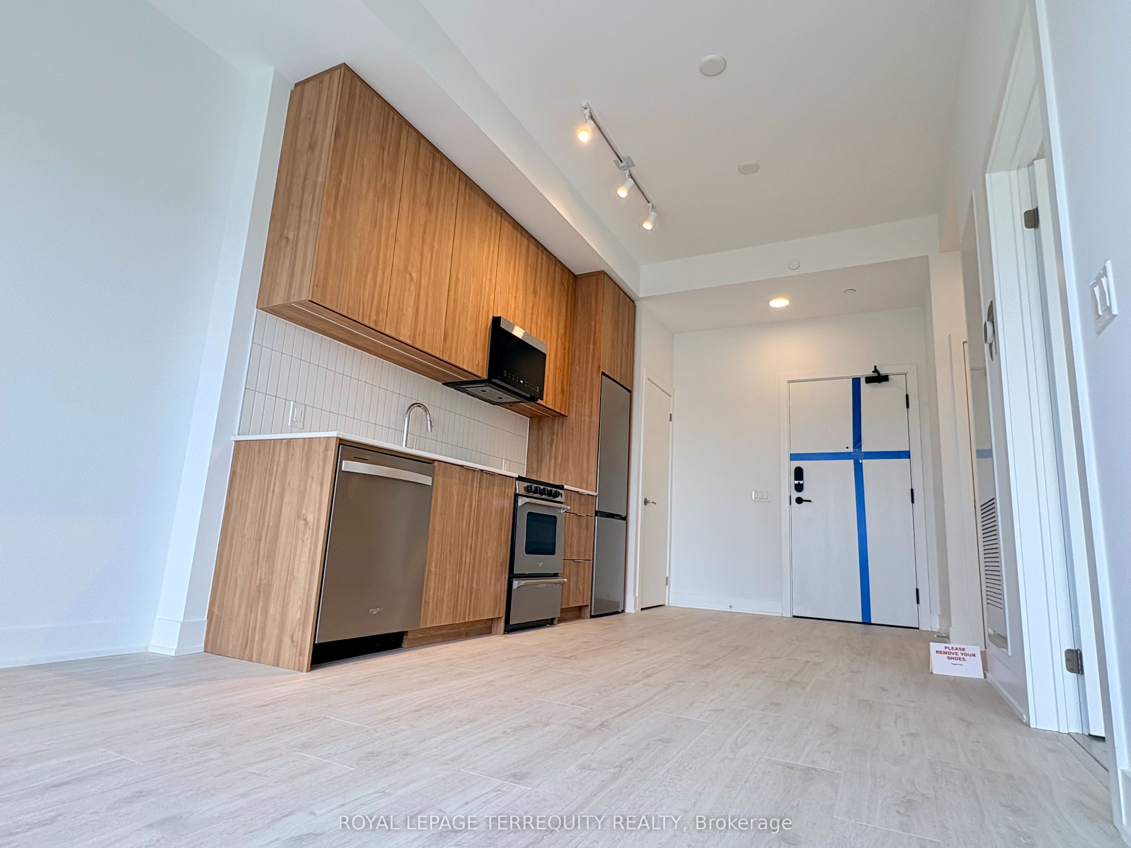 3008 William Cutmore Boulevard 702 Property Photo 6