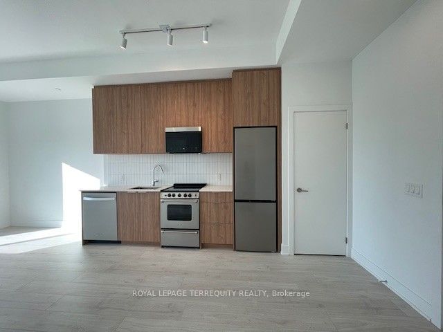3008 William Cutmore Boulevard 702 Property Photo 8