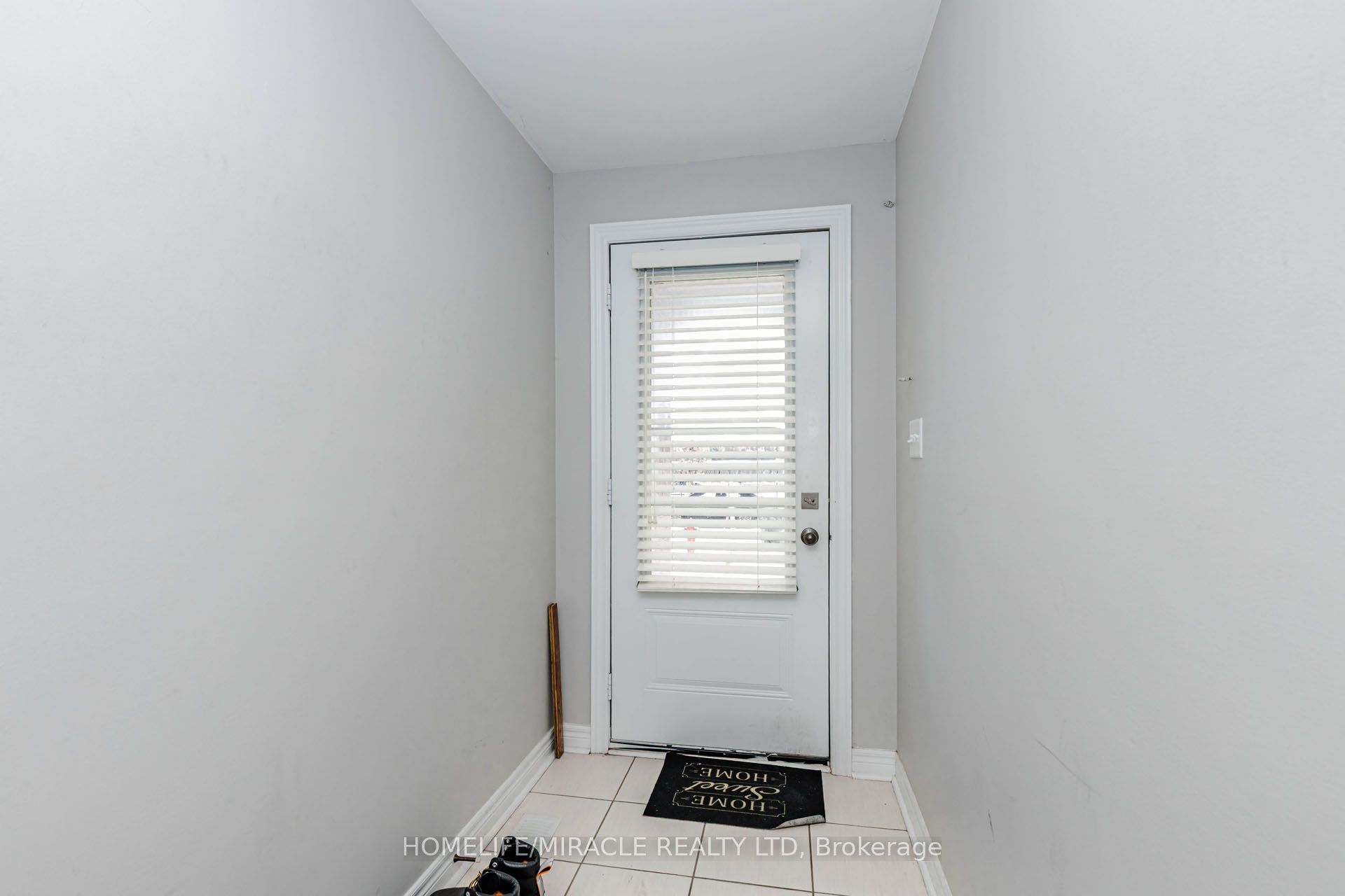 45 Padbury Trail Property Photo 4