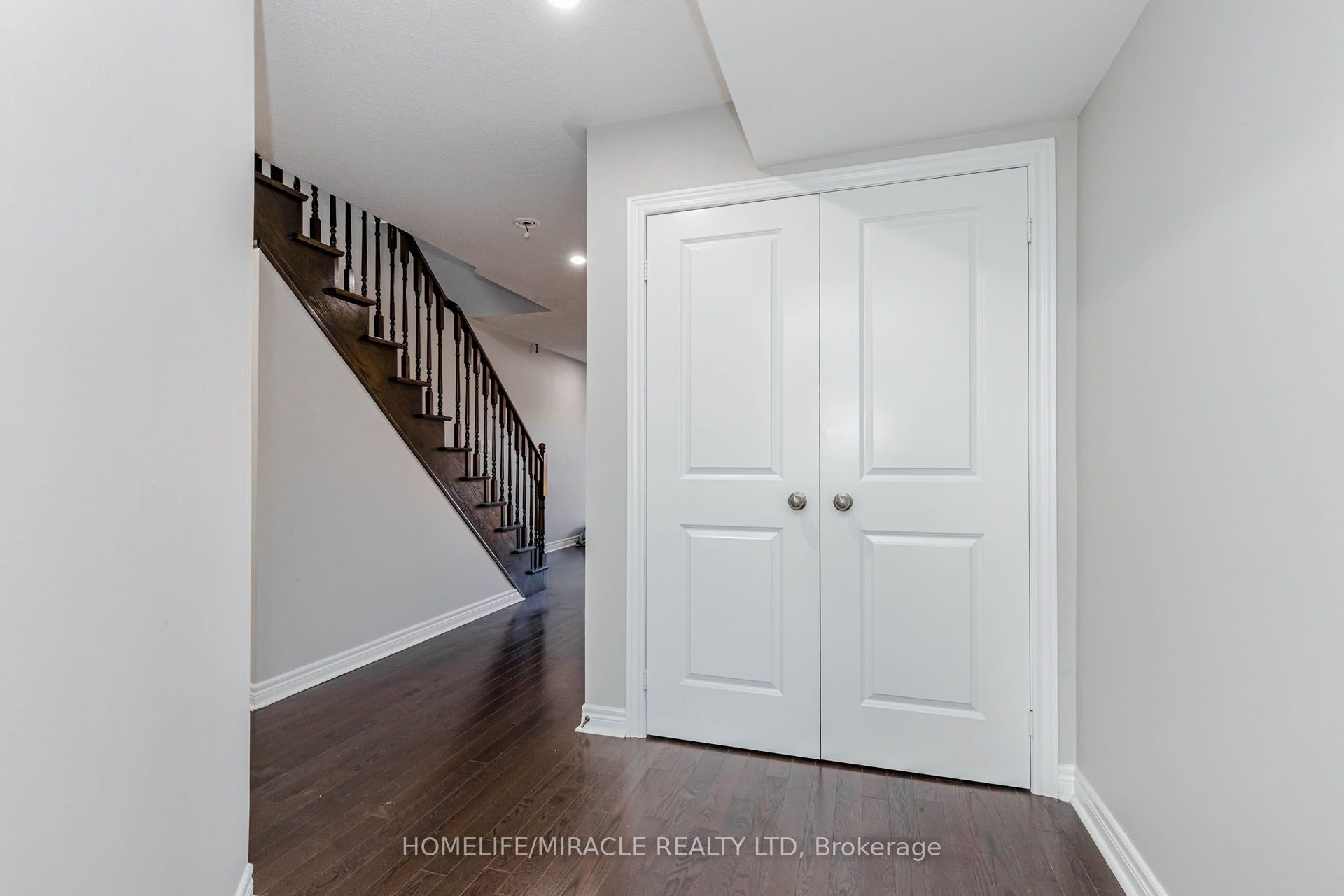 45 Padbury Trail Property Photo 6