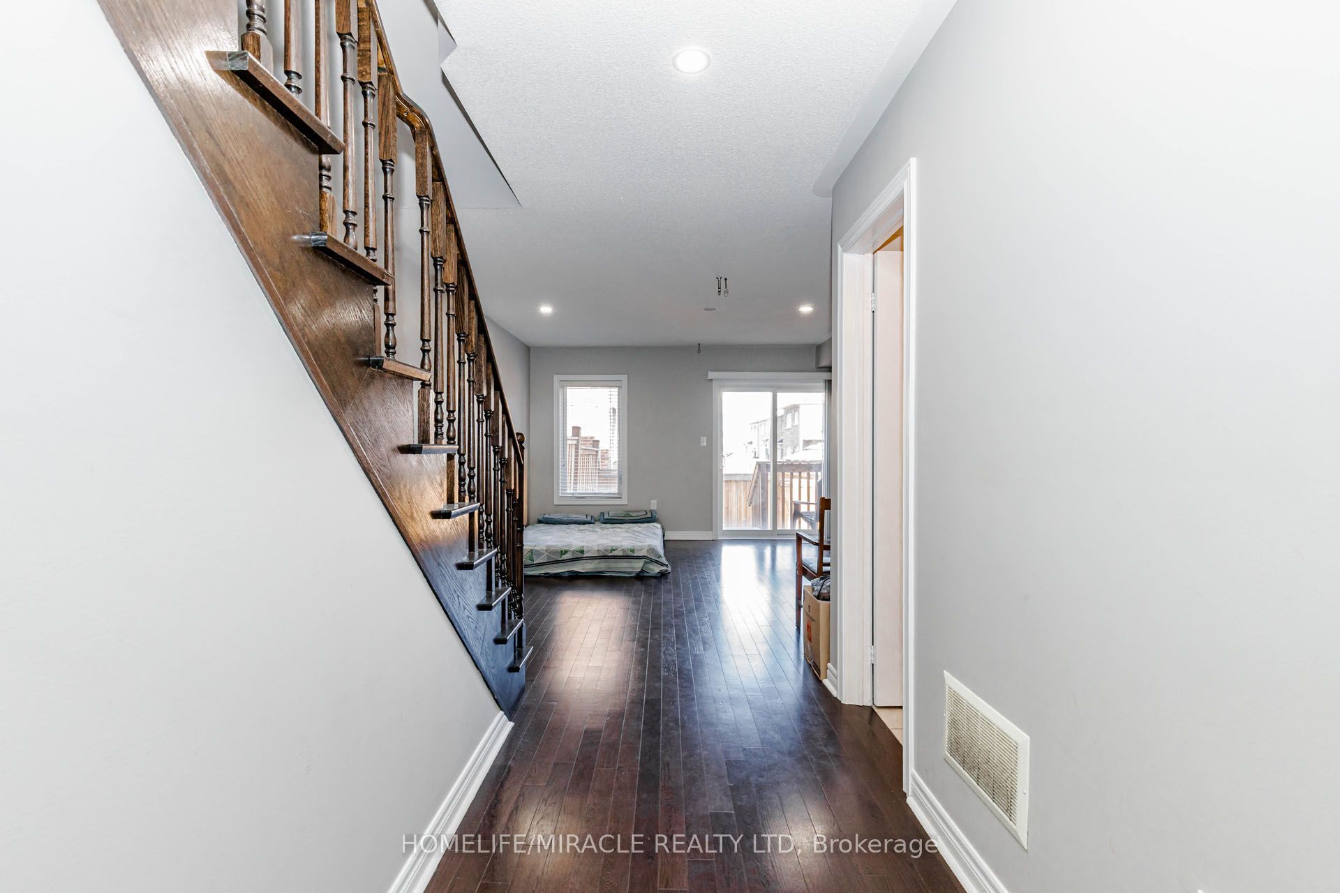45 Padbury Trail Property Photo 7