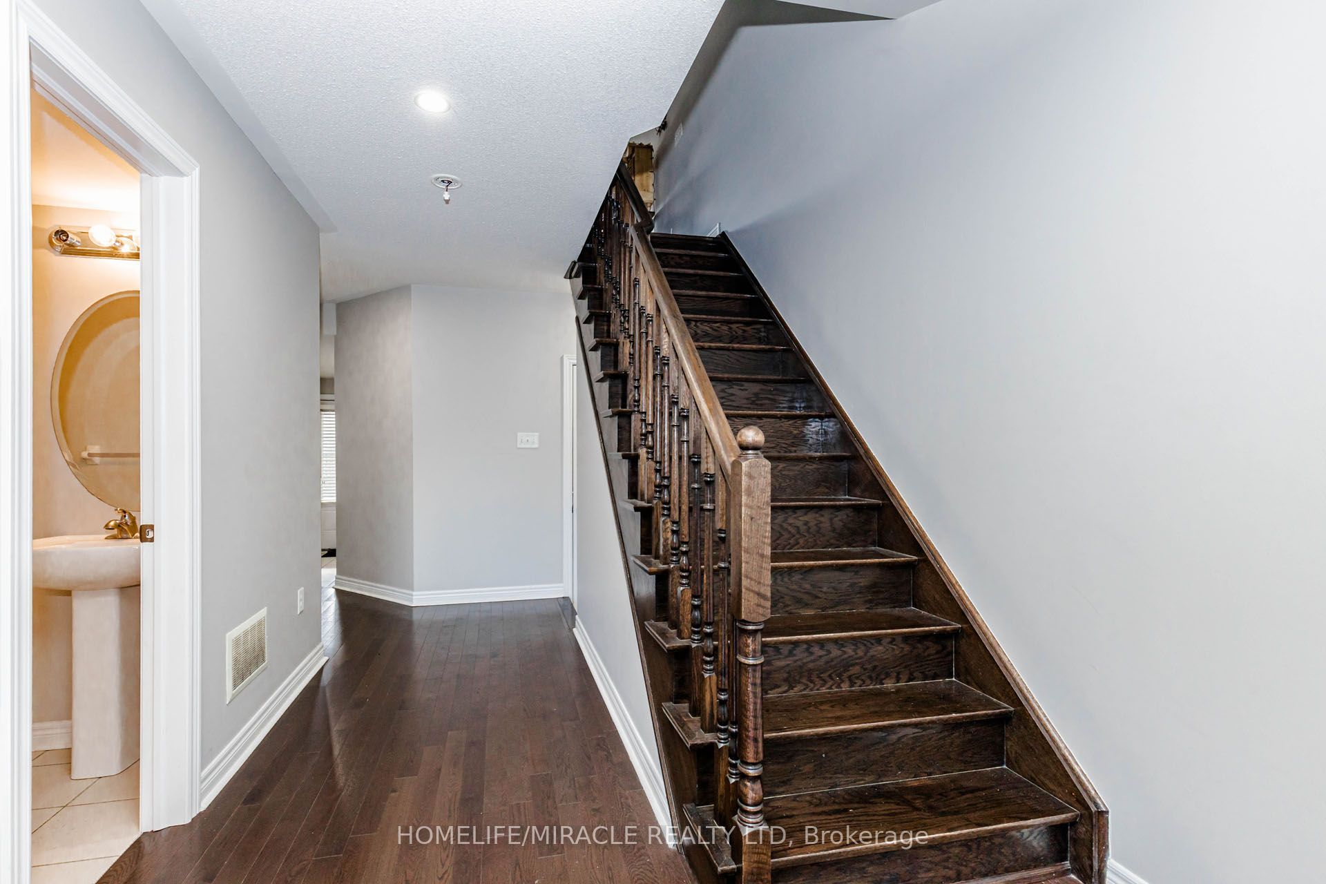 45 Padbury Trail Property Photo 12